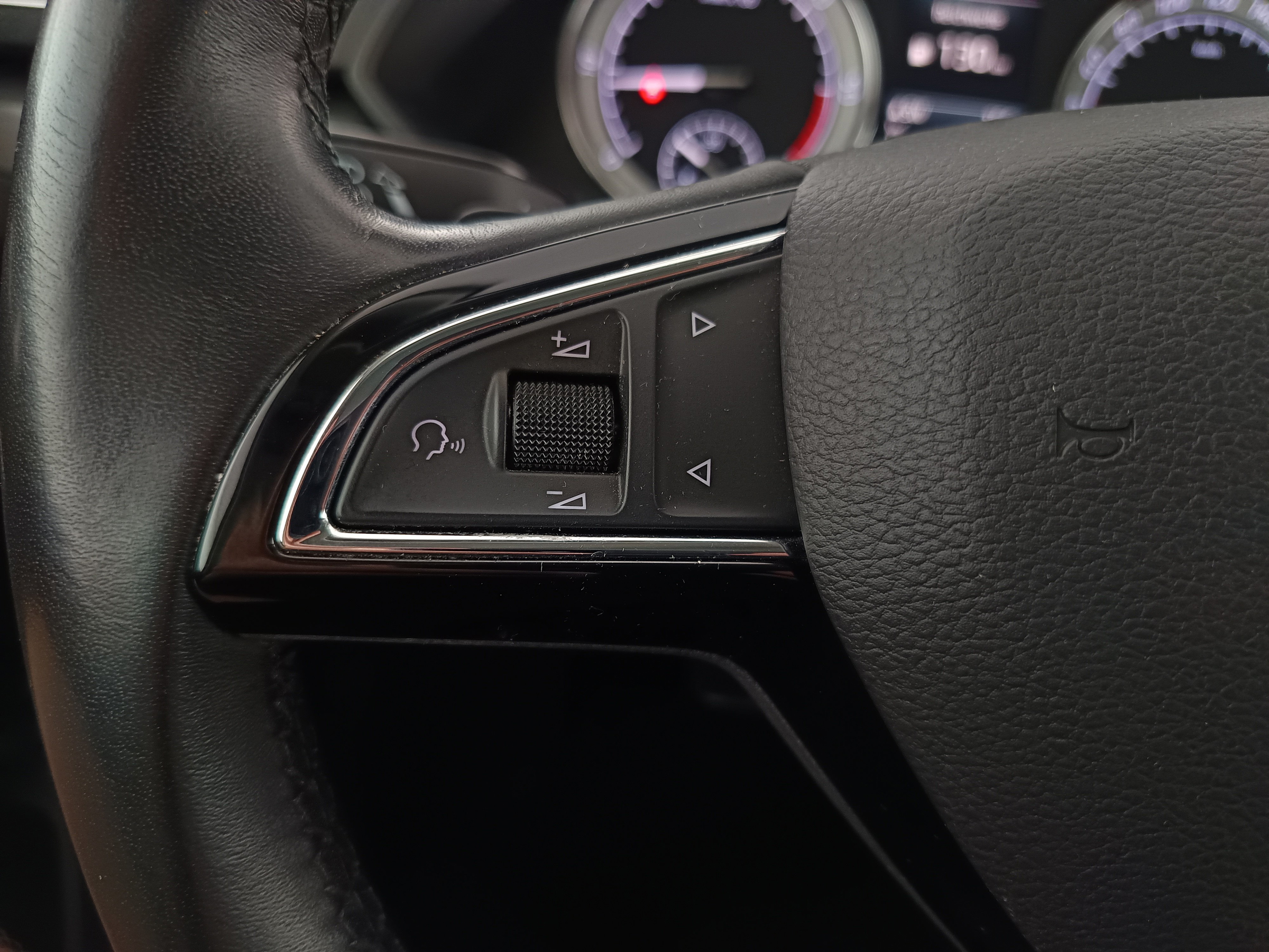 Skoda Superb Combi 2.0 TDI Style | Bild 18 von 31