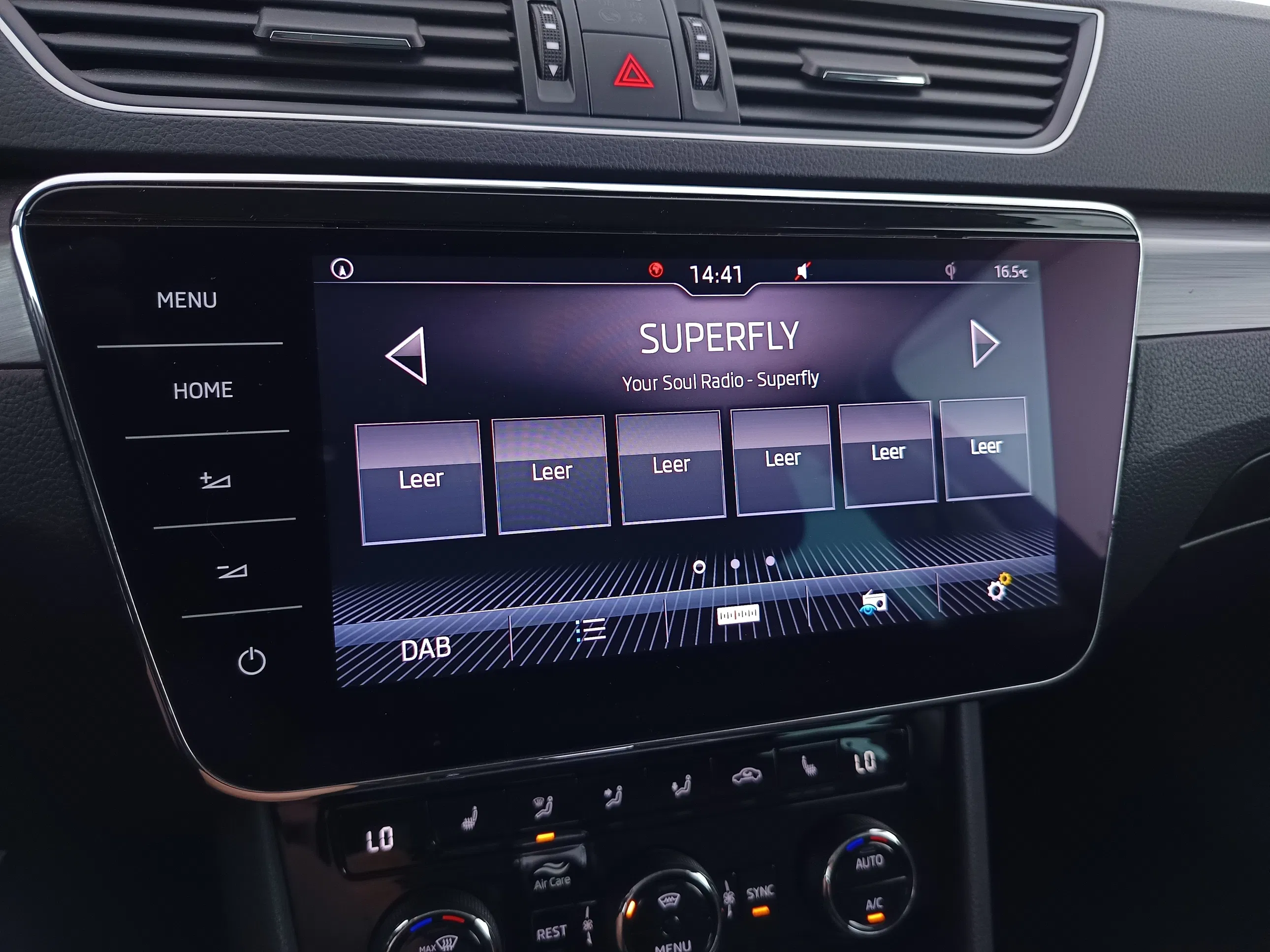 Skoda Superb Combi 2.0 TDI Style | Bild 21 von 31