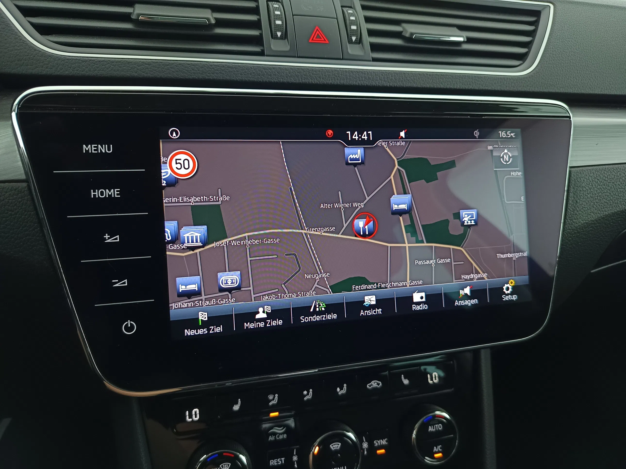 Skoda Superb Combi 2.0 TDI Style | Bild 27 von 31