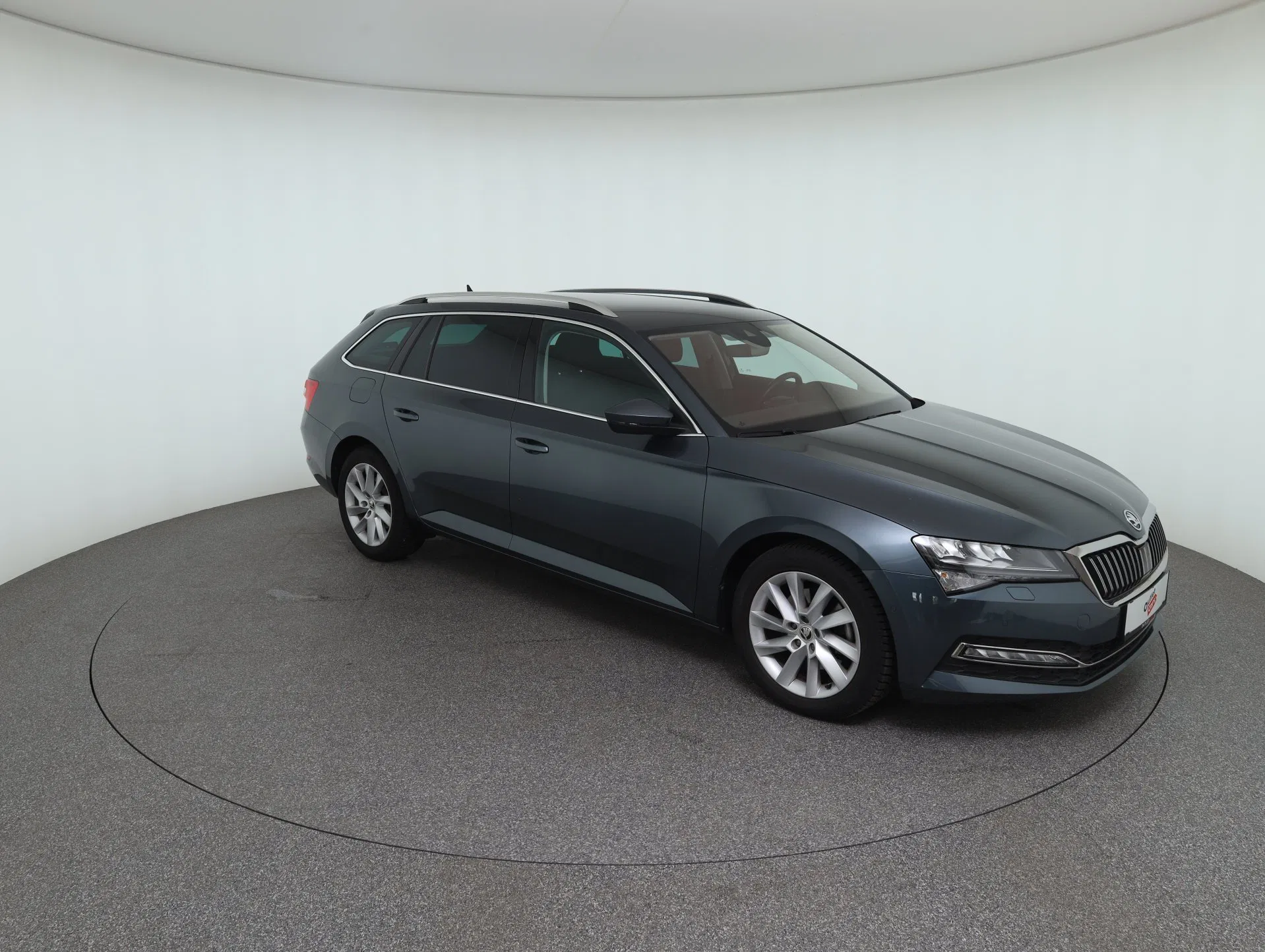Skoda Superb Combi 2.0 TDI Style | Bild 4 von 31