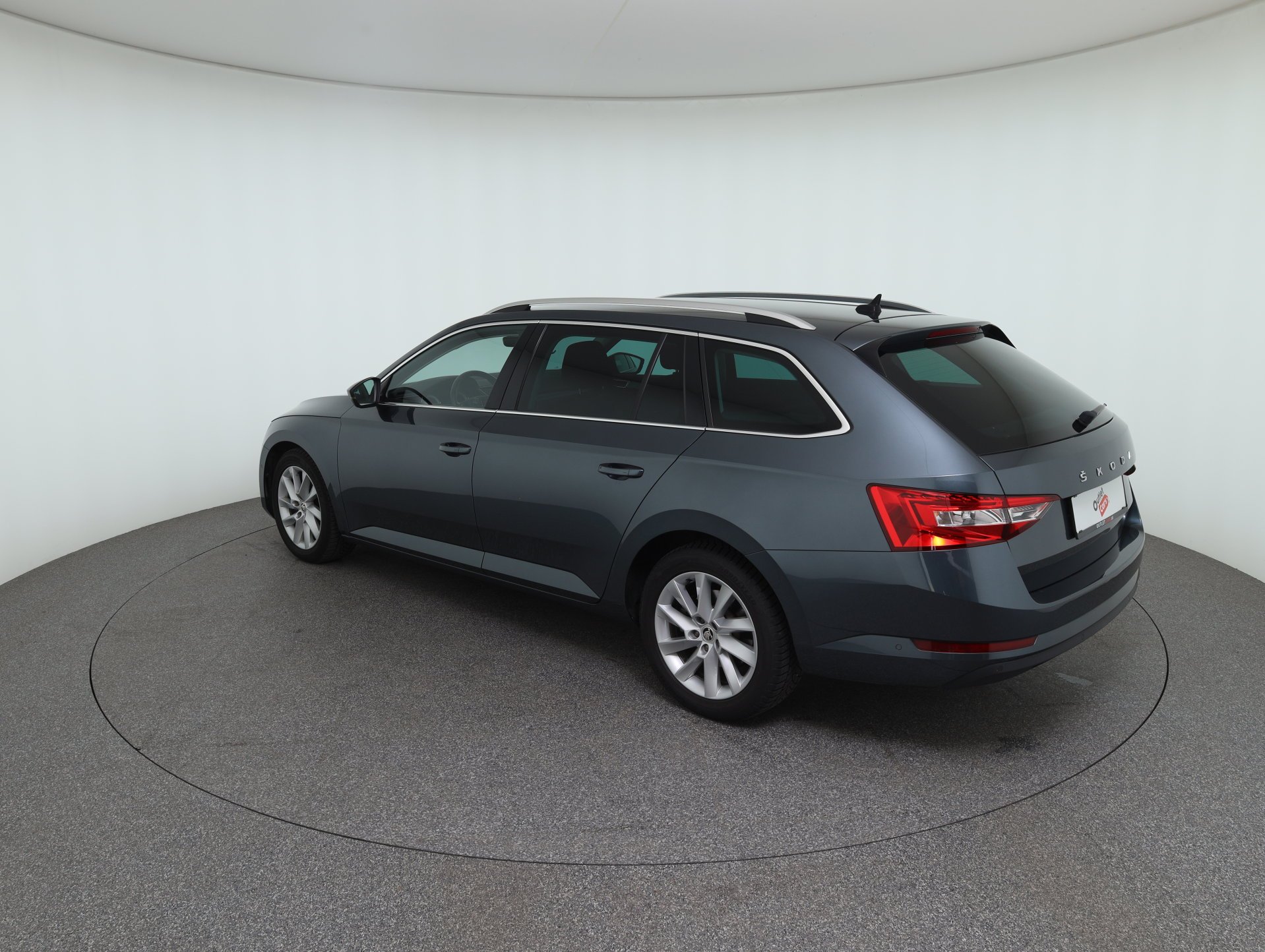 Skoda Superb Combi 2.0 TDI Style | Bild 8 von 31