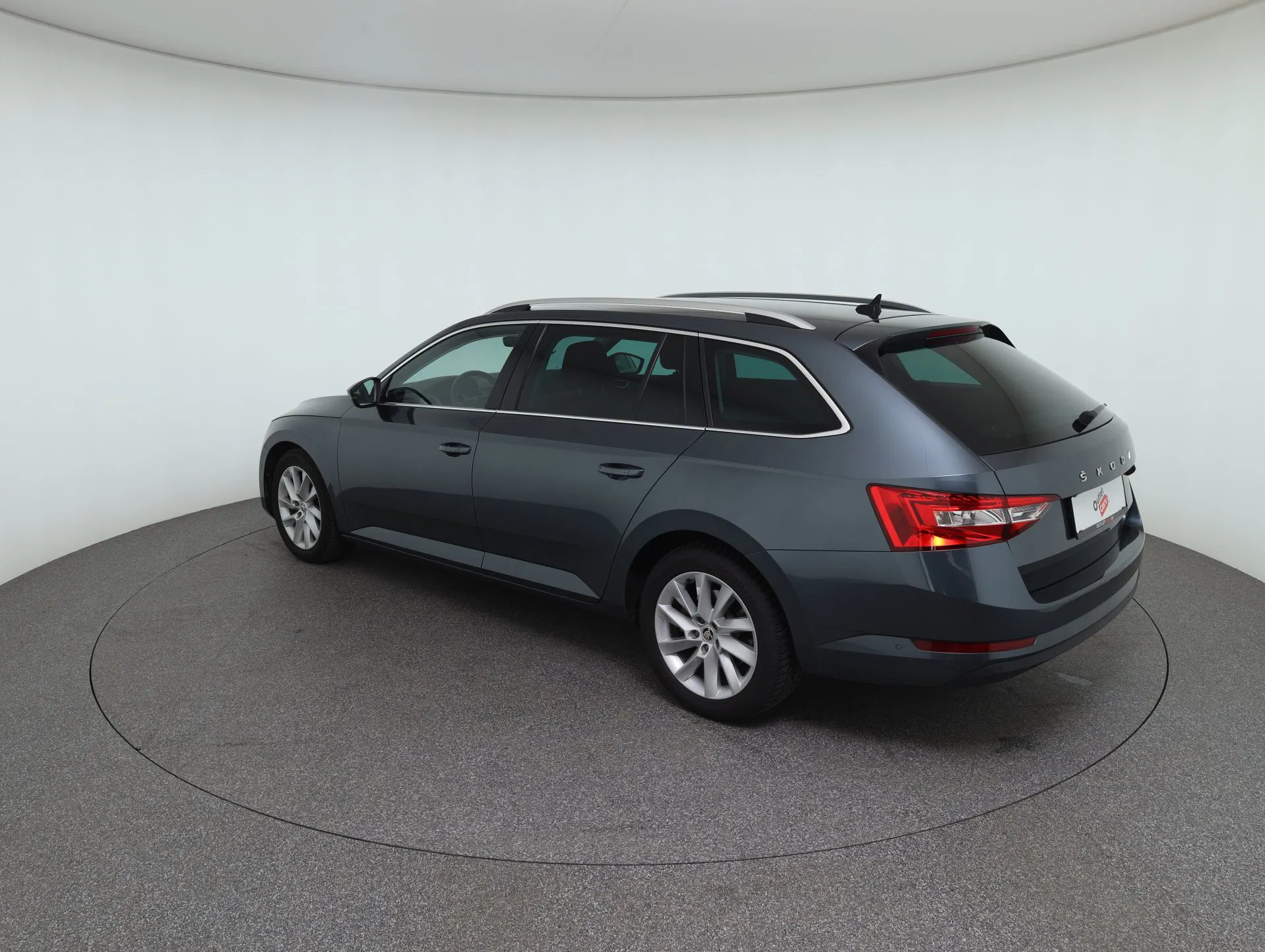 Skoda Superb Combi 2.0 TDI Style | Bild 8 von 31