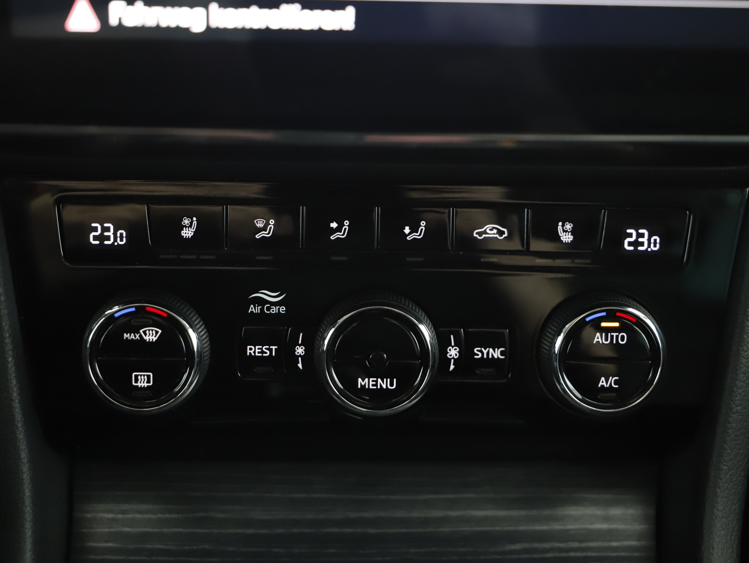 Skoda Superb Combi 2.0 TDI Style | Bild 13 von 22