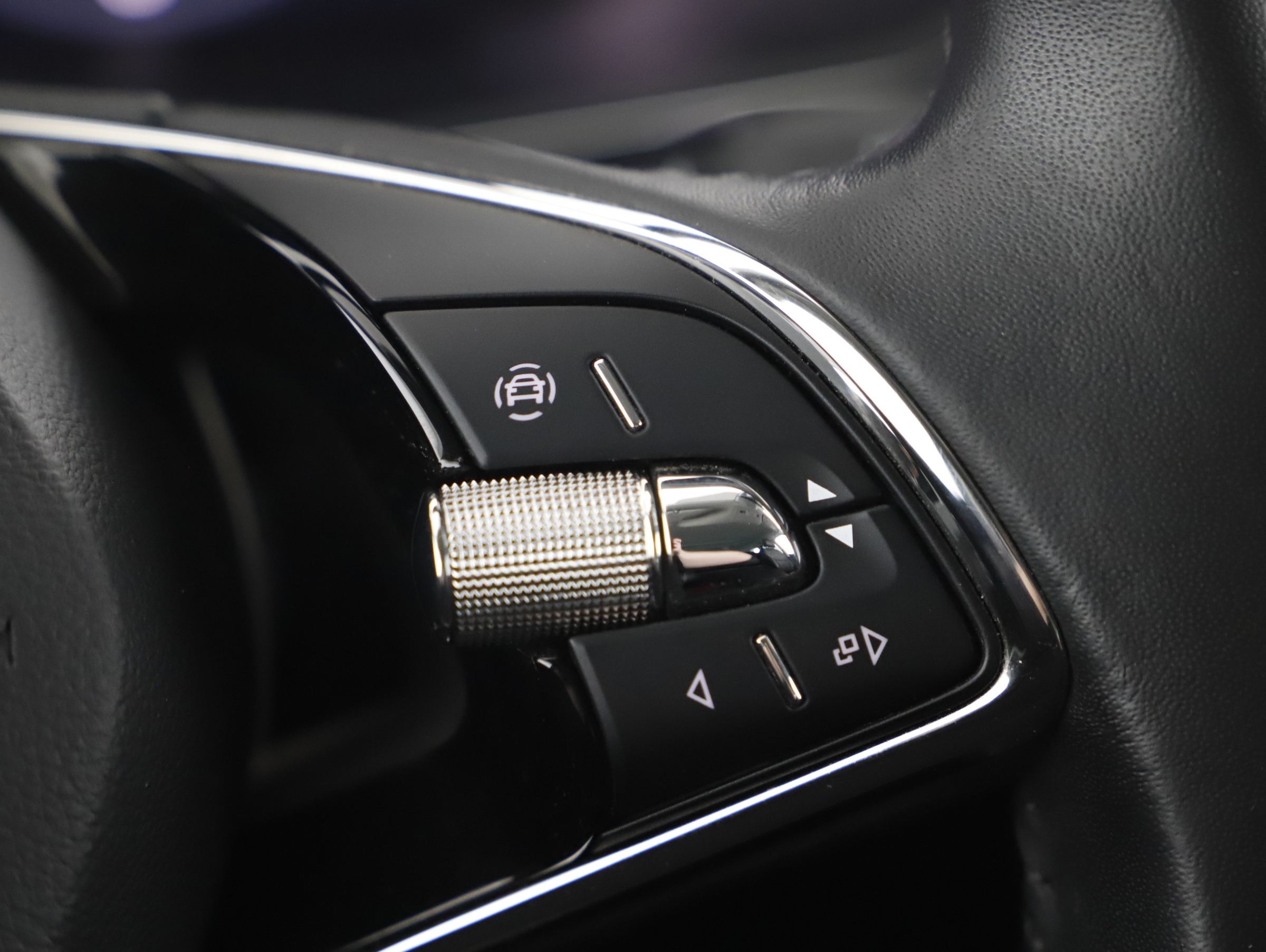 Skoda Superb Combi 2.0 TDI Style | Bild 11 von 22