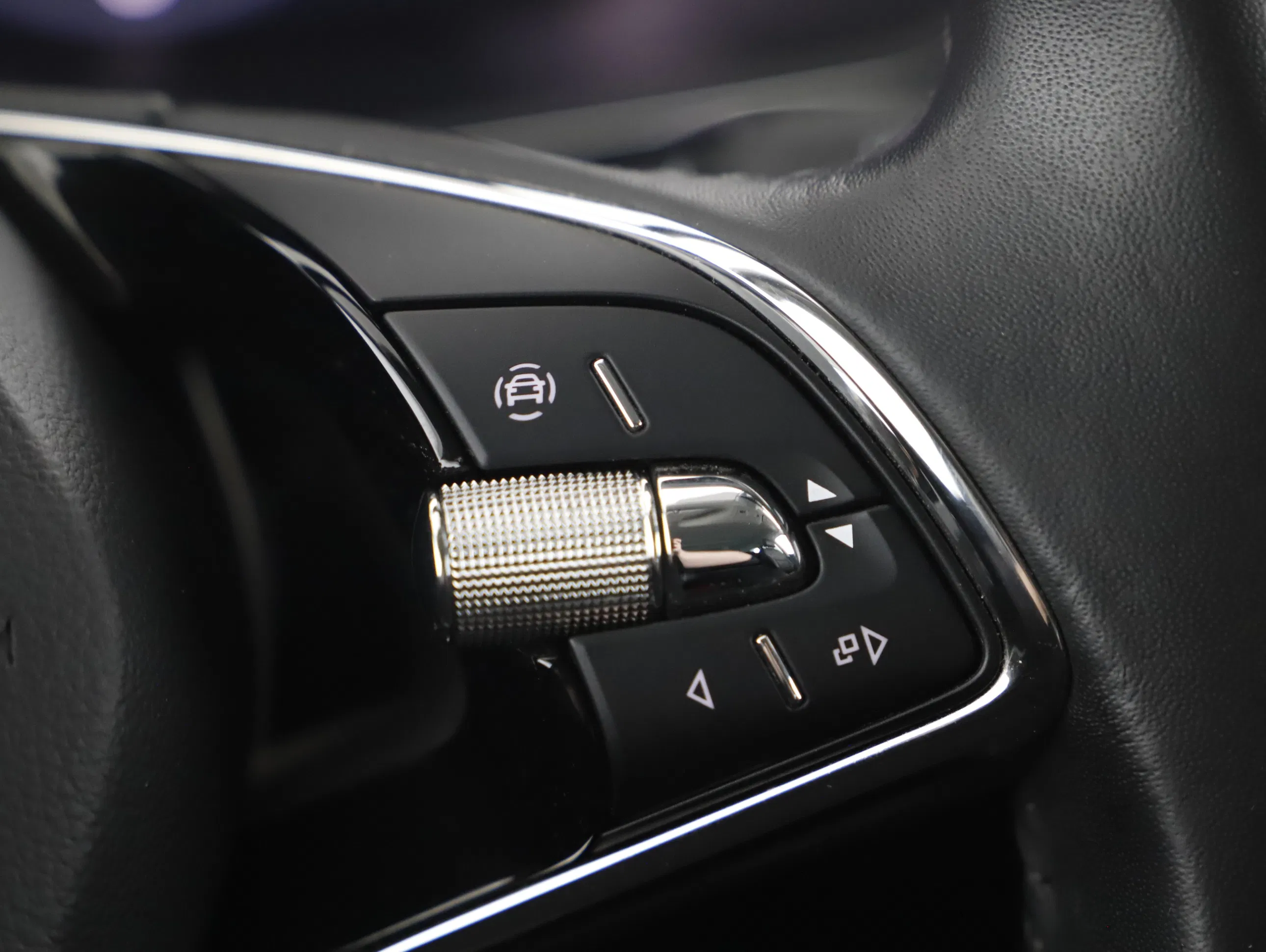 Skoda Superb Combi 2.0 TDI Style | Bild 11 von 22