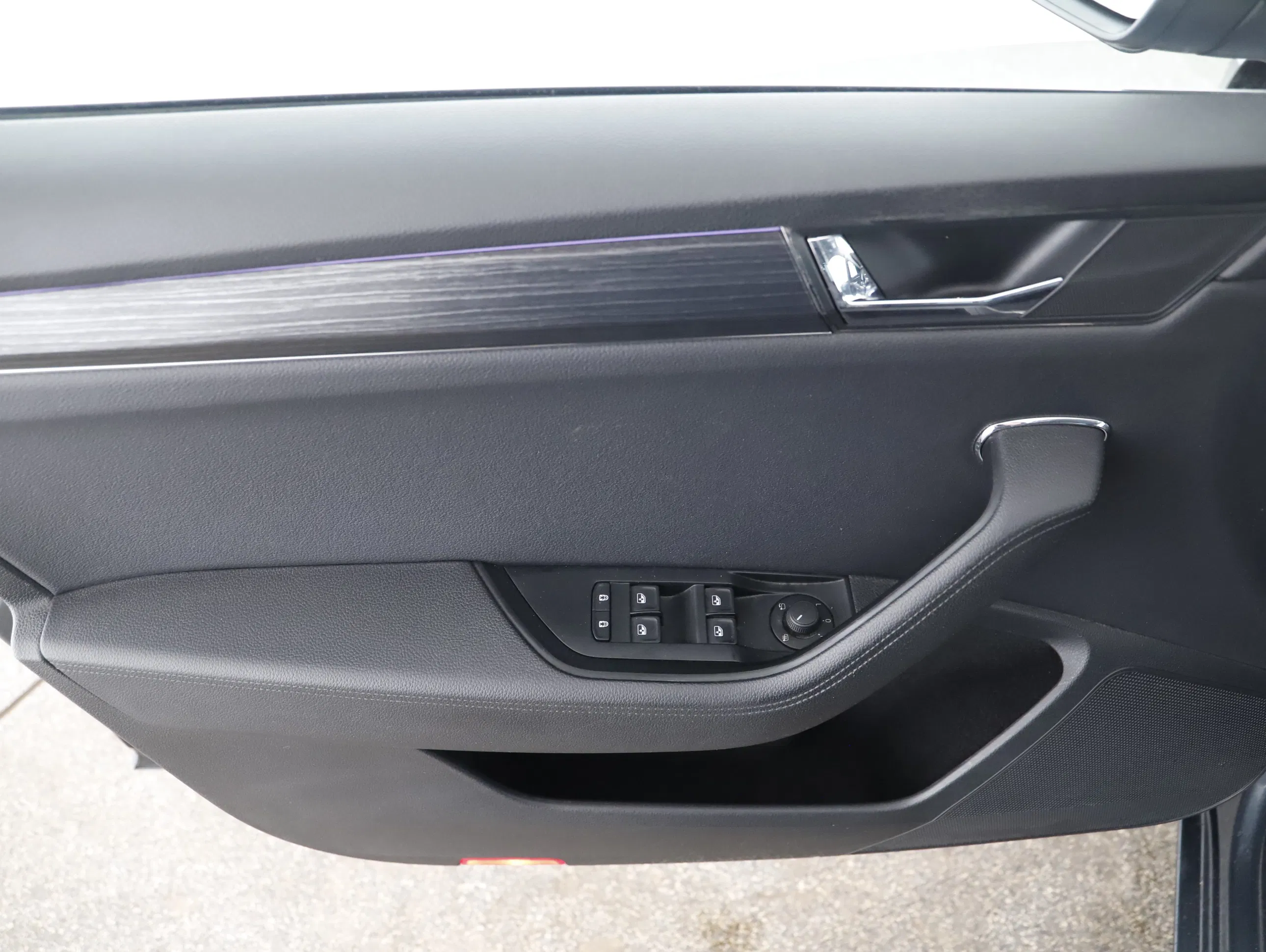 Skoda Superb Combi 2.0 TDI Style | Bild 4 von 22