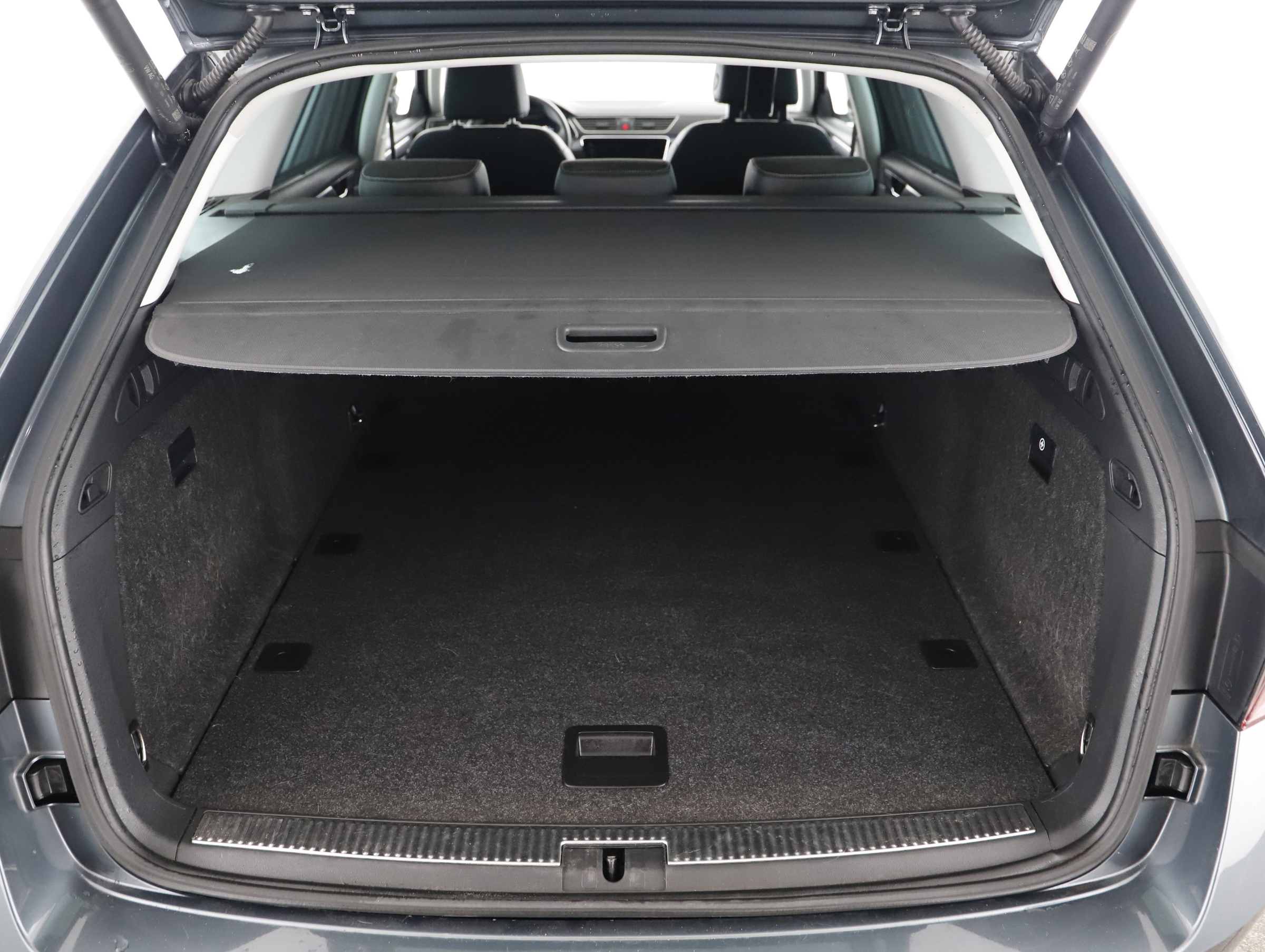 Skoda Superb Combi 2.0 TDI Style | Bild 19 von 22