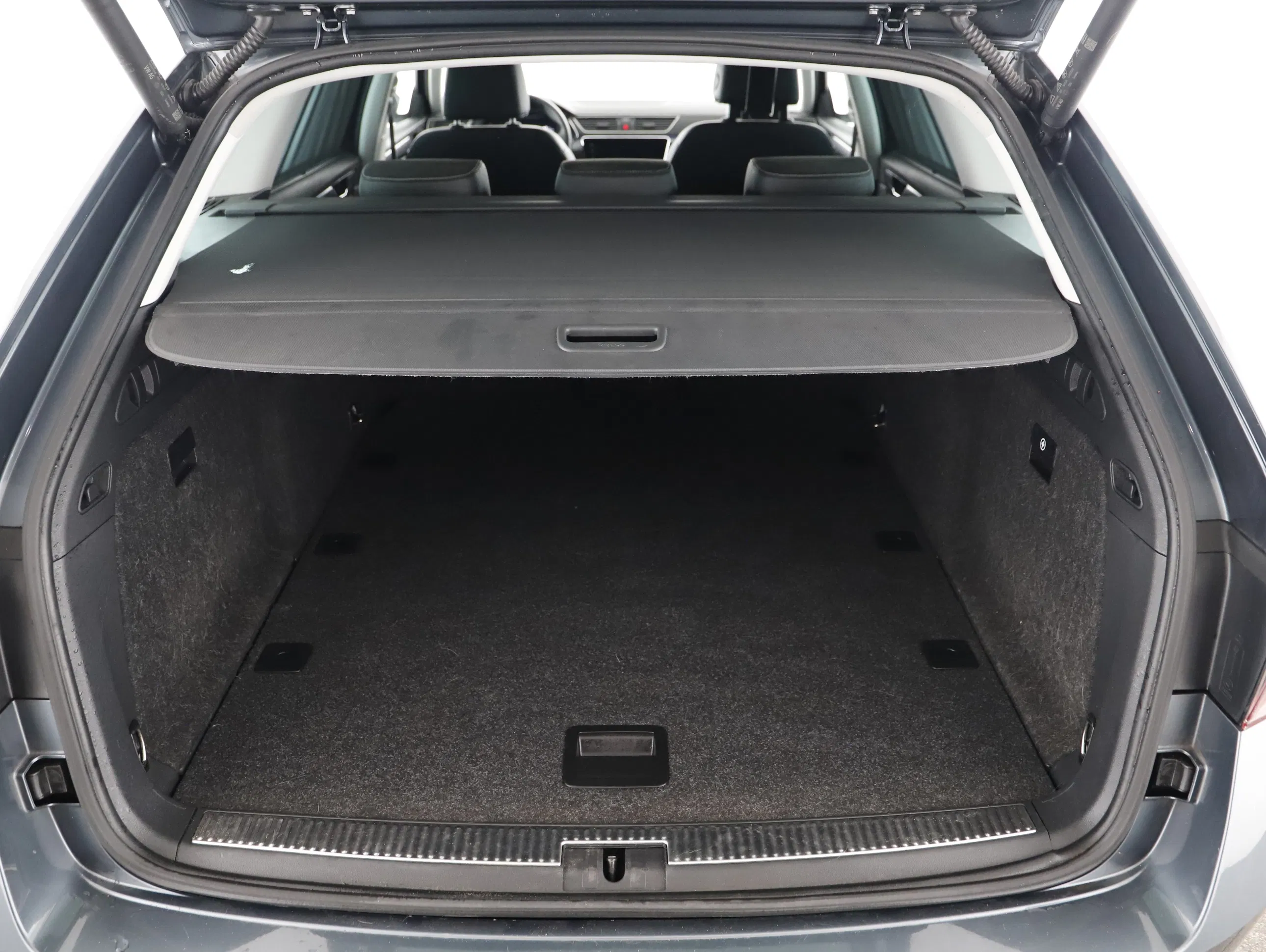 Skoda Superb Combi 2.0 TDI Style | Bild 19 von 22