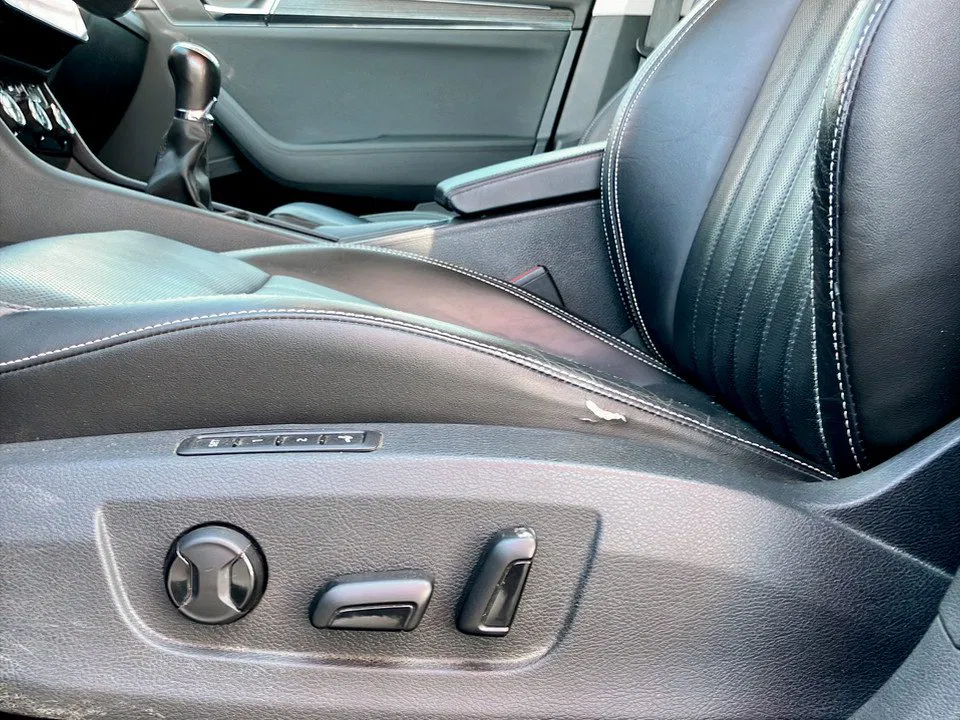 Skoda Superb Combi 2.0 TDI Style | Bild 16 von 22