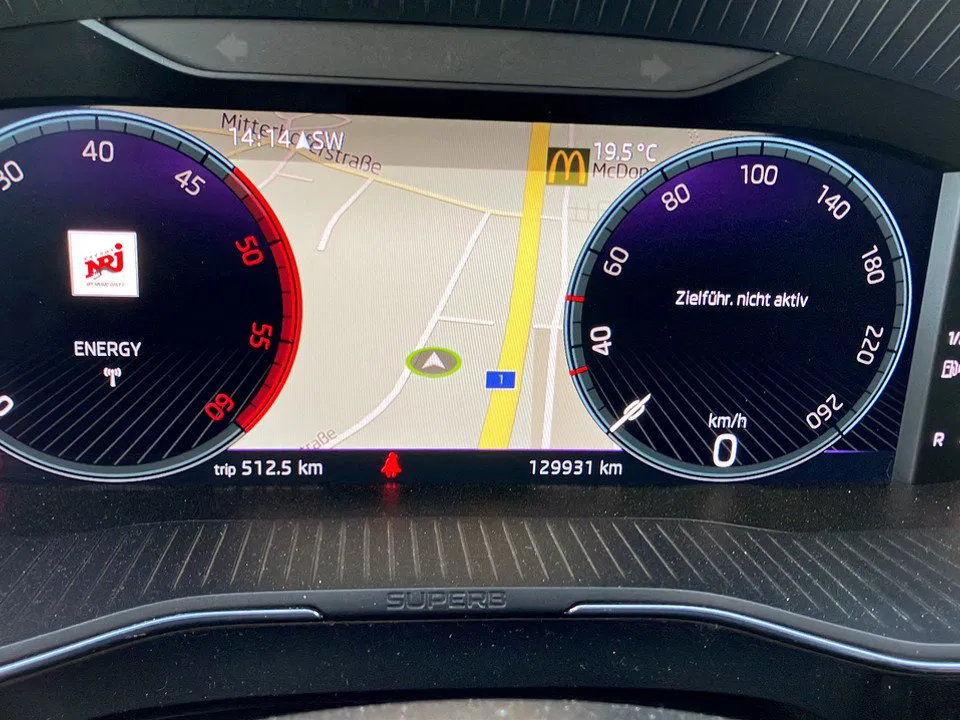 Skoda Superb Combi 2.0 TDI Style | Bild 17 von 22