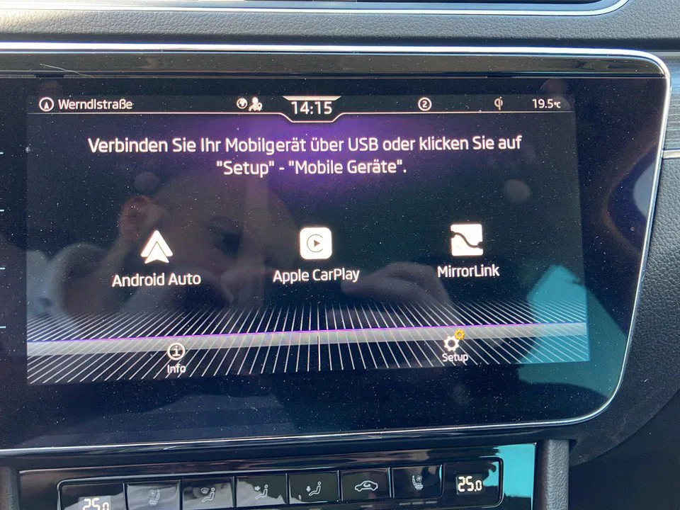 Skoda Superb Combi 2.0 TDI Style | Bild 18 von 22