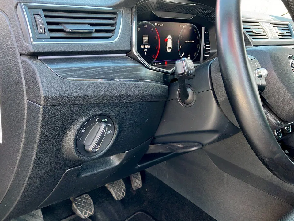 Skoda Superb Combi 2.0 TDI Style | Bild 22 von 22