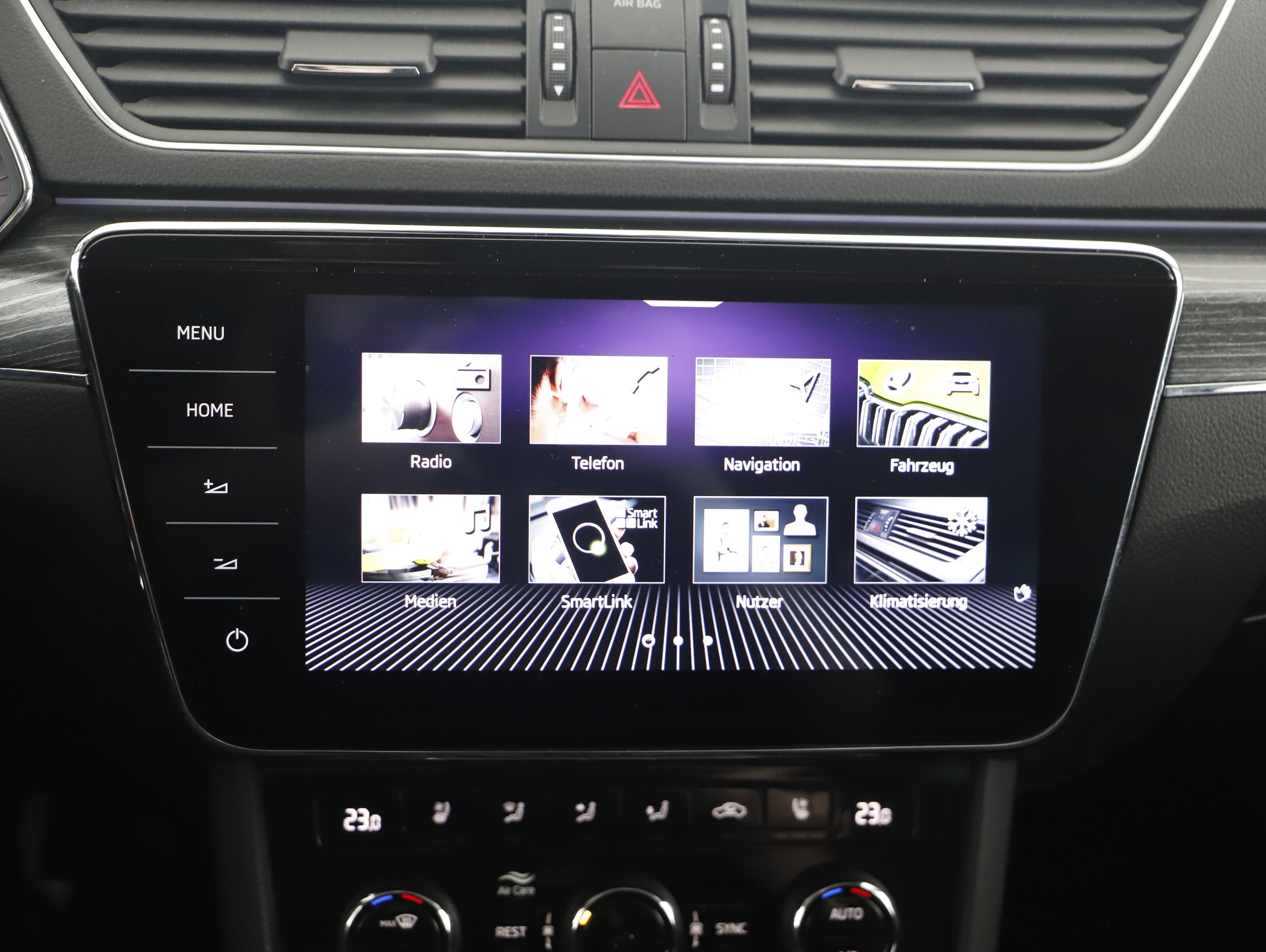 Skoda Superb Combi 2.0 TDI Style | Bild 16 von 22