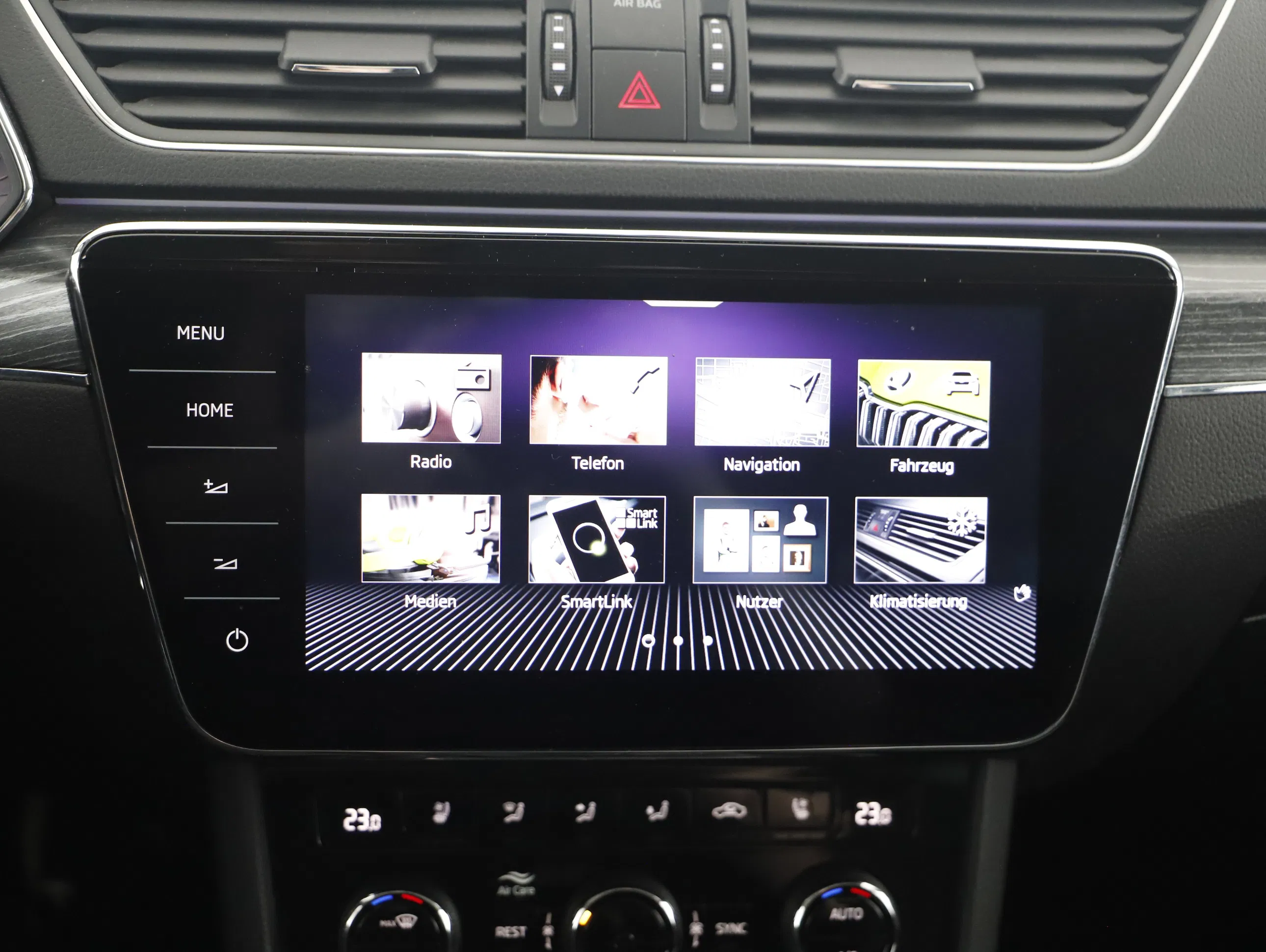 Skoda Superb Combi 2.0 TDI Style | Bild 16 von 22