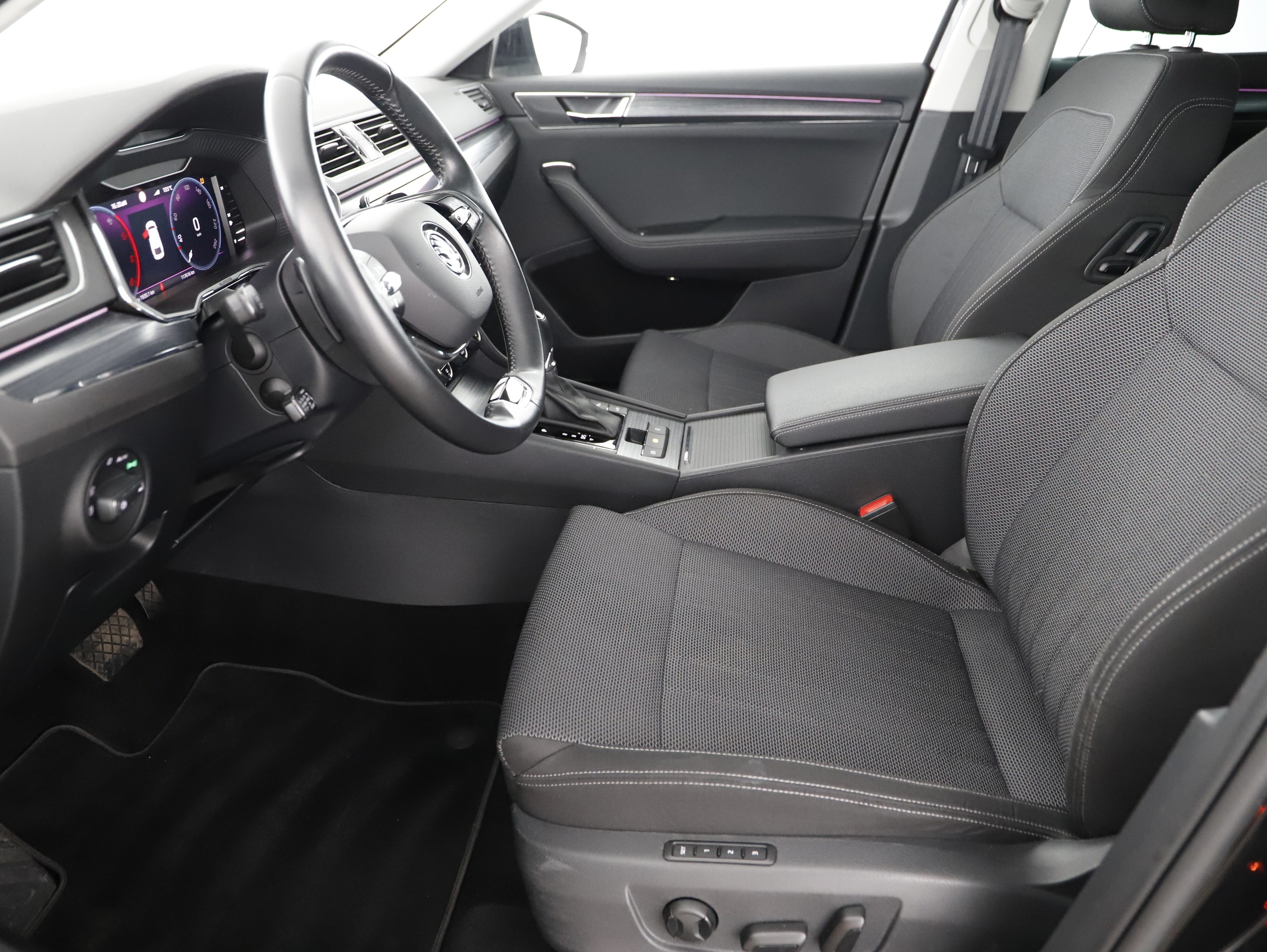 Bild eines Skoda Superb Combi 2.0 TDI Style DSG
