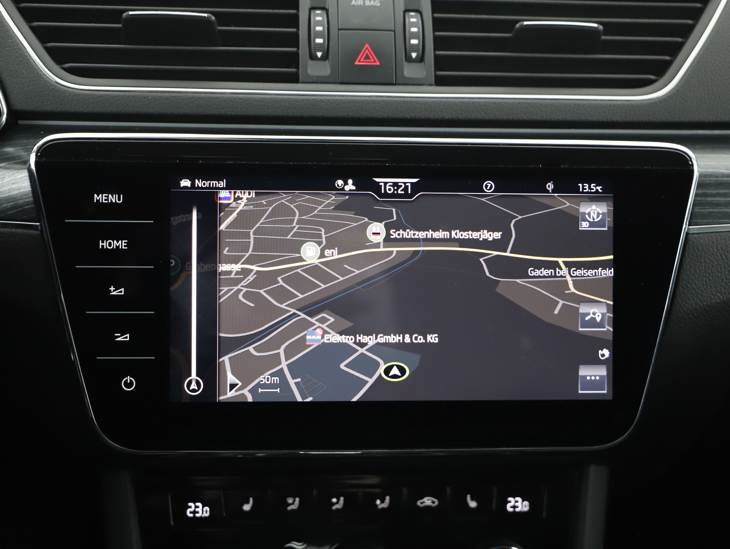 Skoda Superb Combi 2.0 TDI Style DSG | Bild 8 von 25