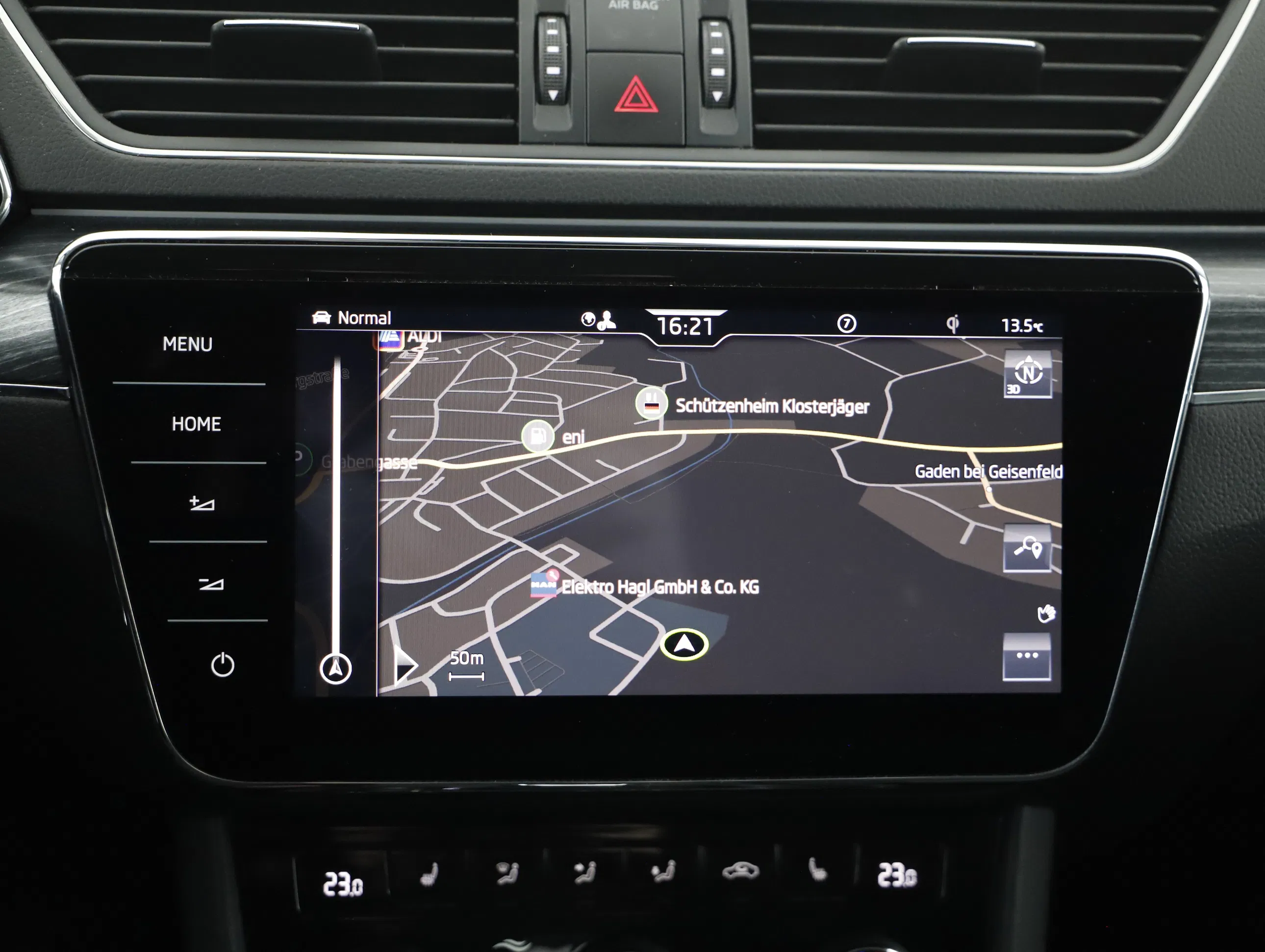 Skoda Superb Combi 2.0 TDI Style DSG | Bild 8 von 25