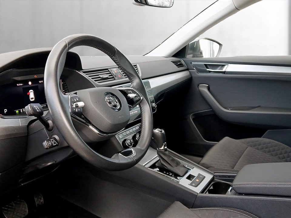 Skoda Superb Combi 2.0 TDI Ambition DSG | Bild 8 von 17