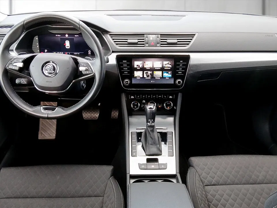 Skoda Superb Combi 2.0 TDI Ambition DSG | Bild 9 von 17