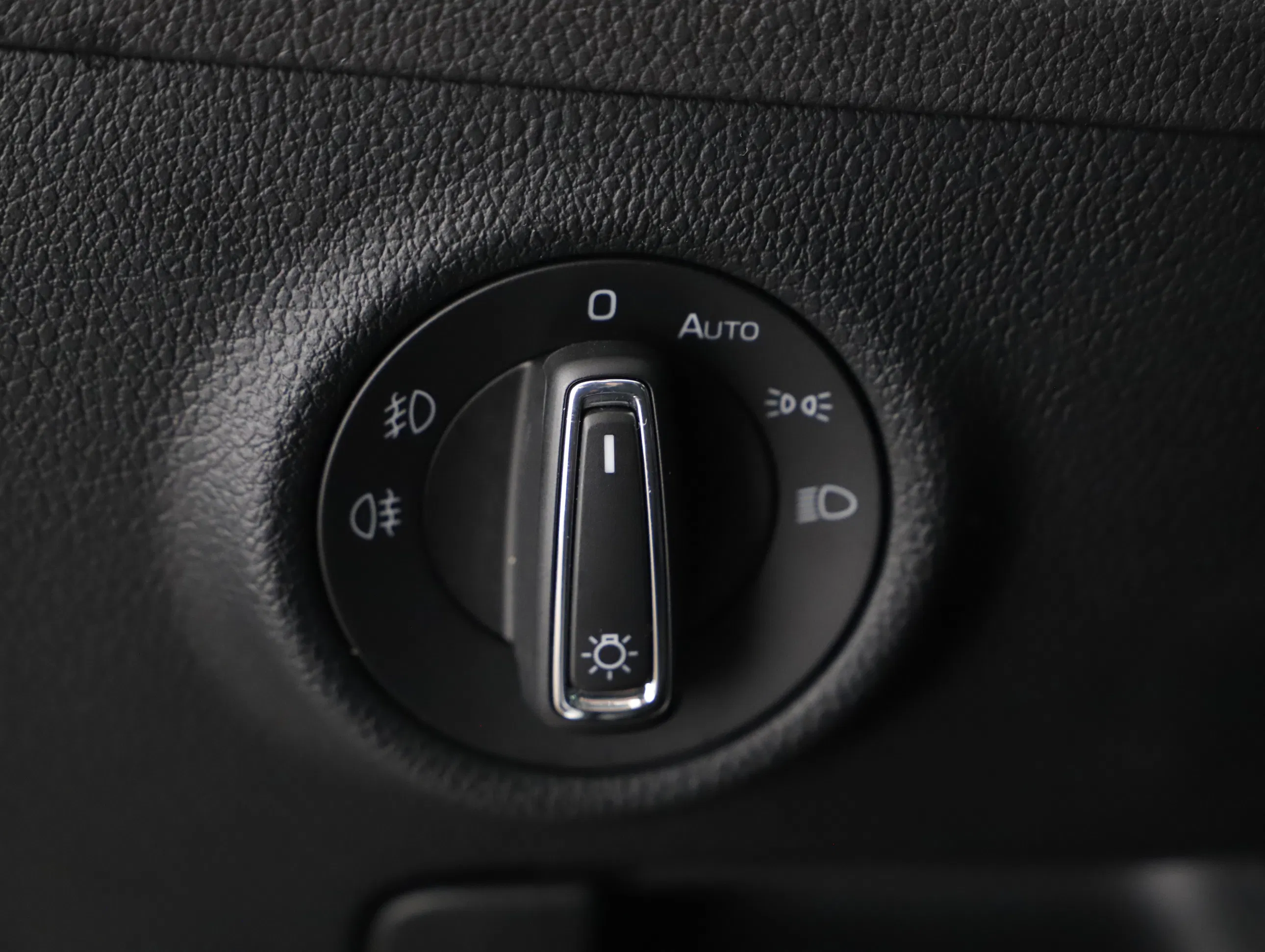Skoda Superb Combi 2.0 TDI Ambition | Bild 6 von 21