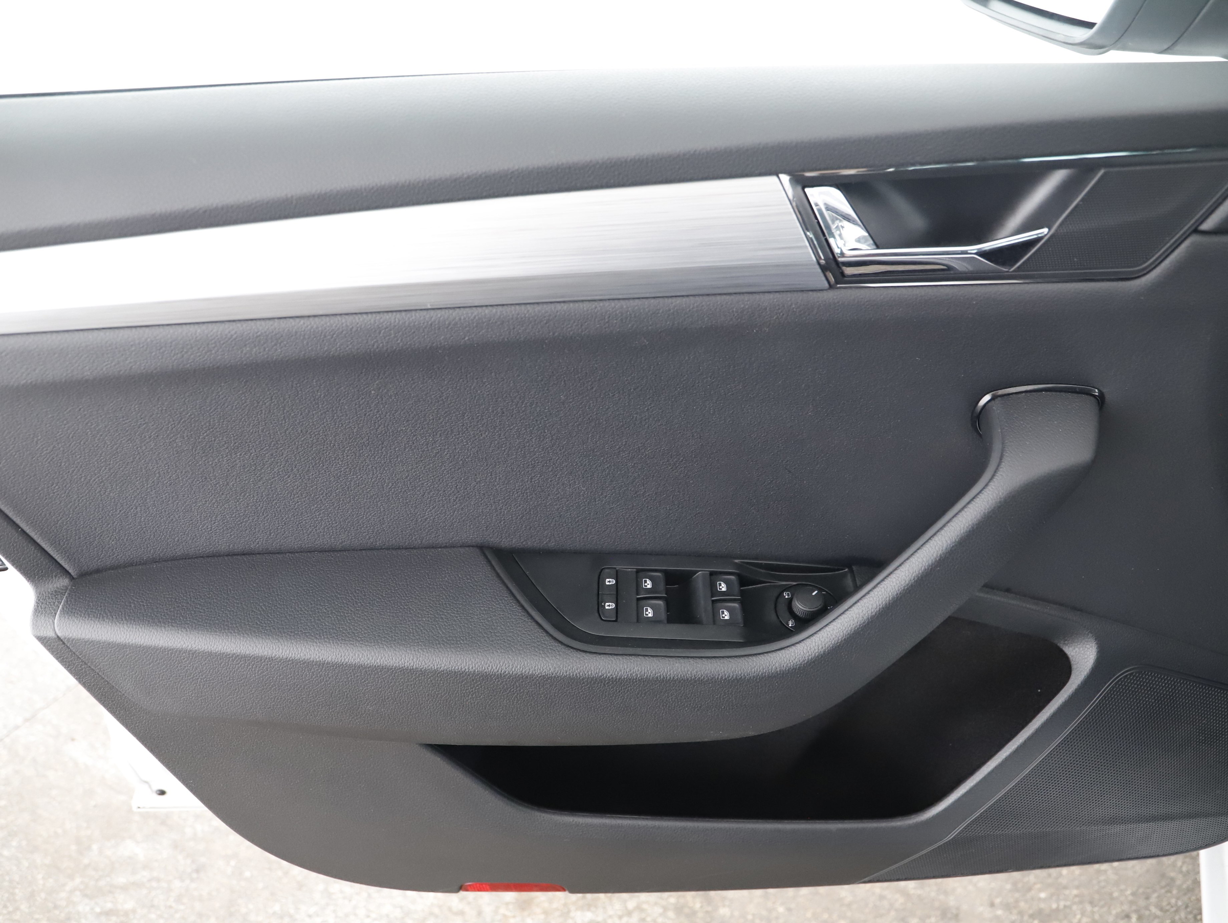 Skoda Superb Combi 2.0 TDI Ambition | Bild 4 von 21