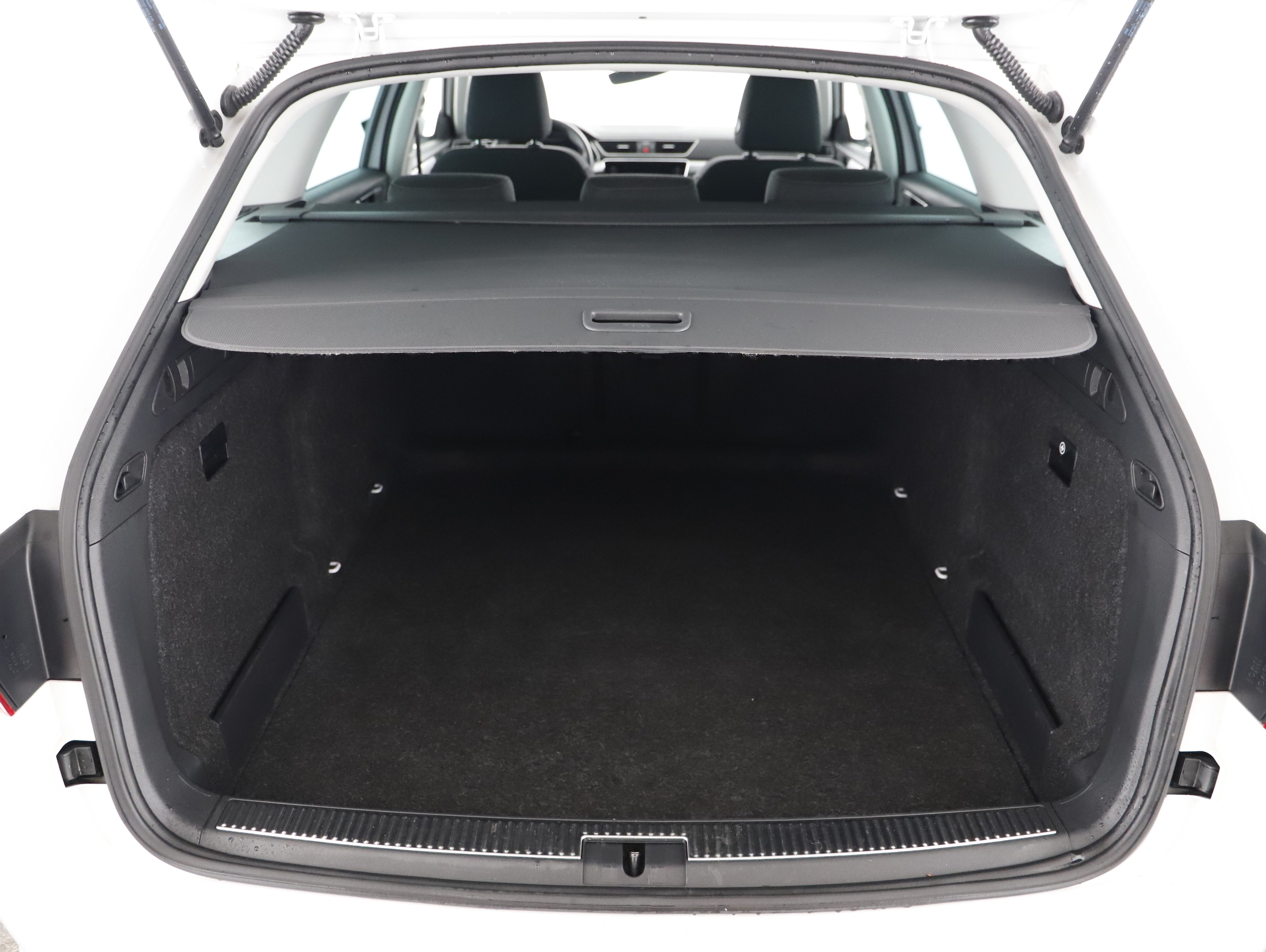 Skoda Superb Combi 2.0 TDI Ambition | Bild 20 von 21