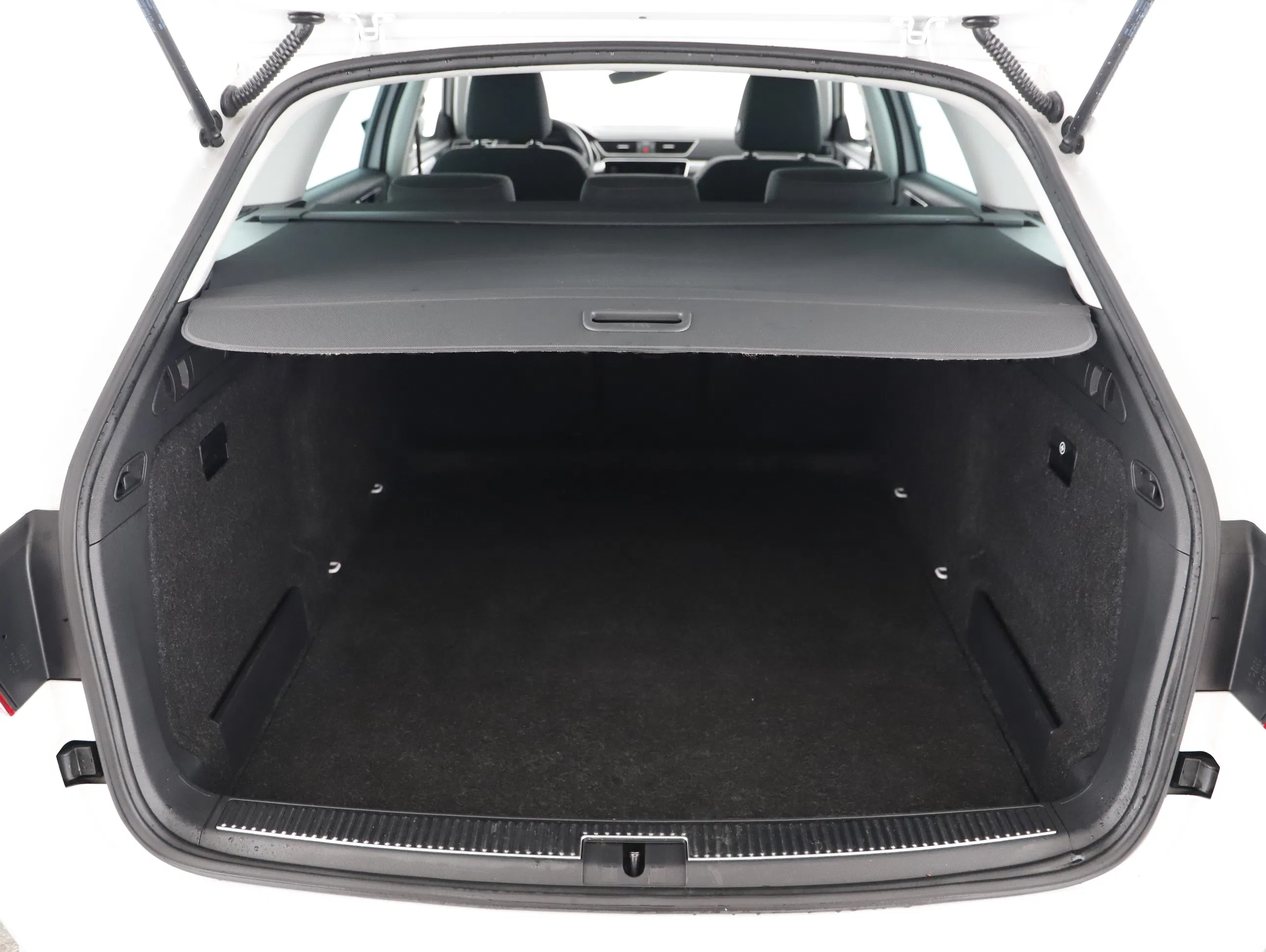 Skoda Superb Combi 2.0 TDI Ambition | Bild 20 von 21