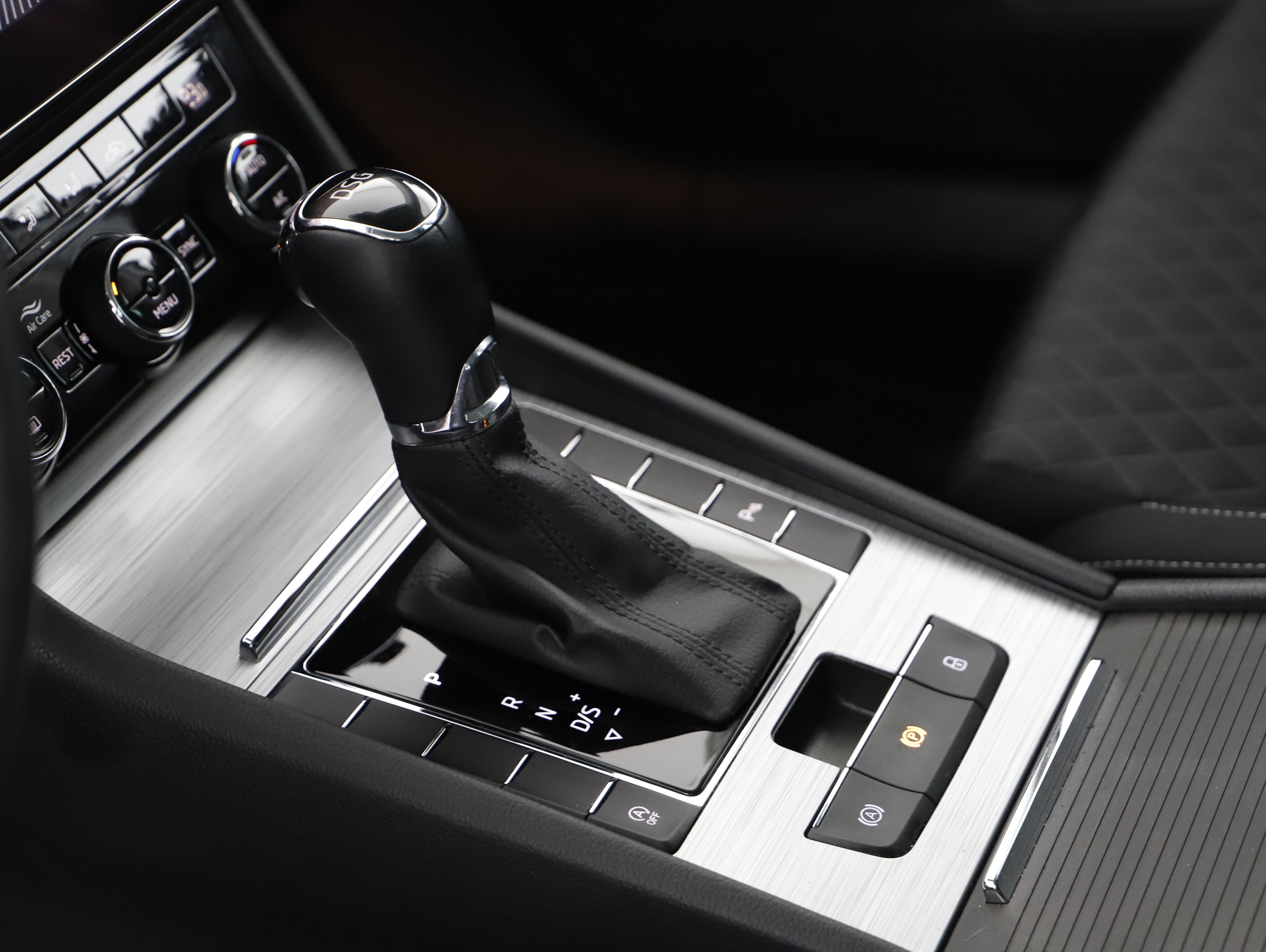 Skoda Superb Combi 2.0 TDI Ambition | Bild 18 von 21