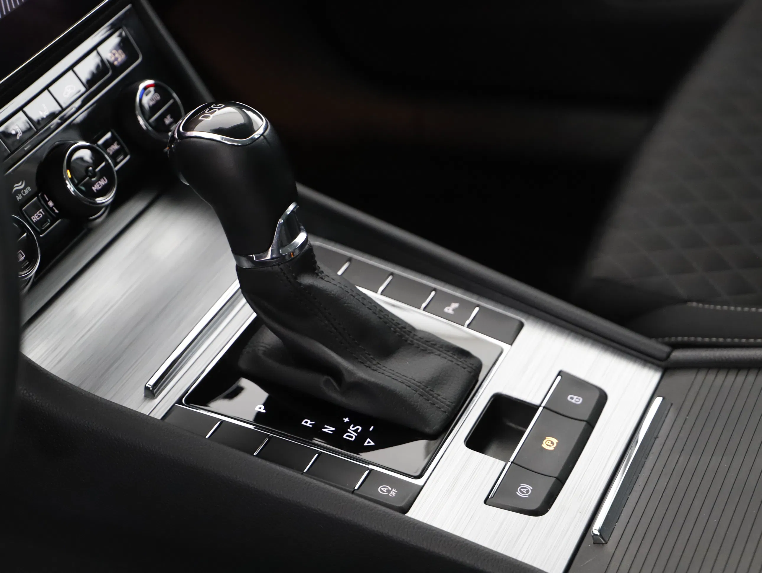 Skoda Superb Combi 2.0 TDI Ambition | Bild 18 von 21