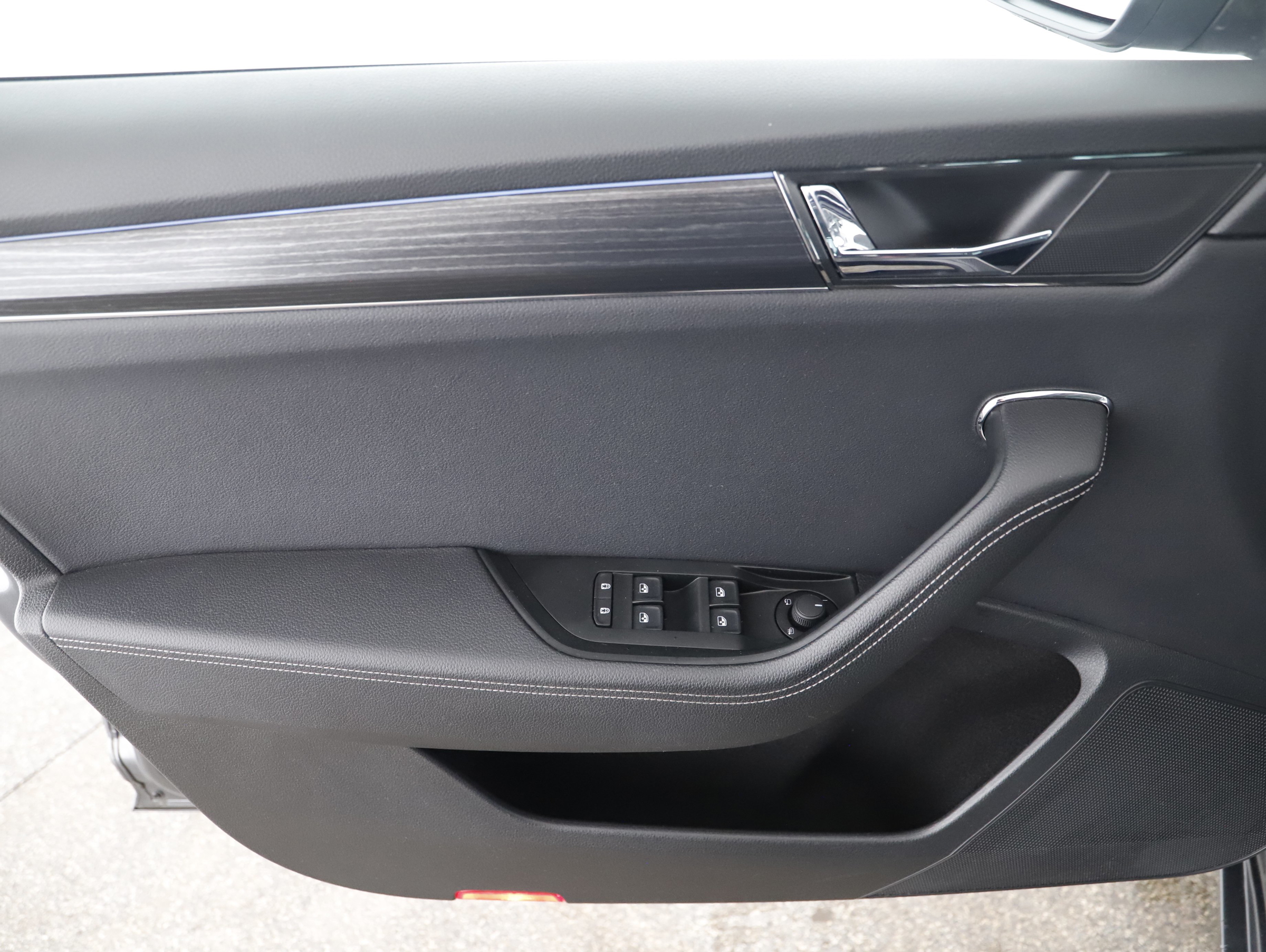 Skoda Superb Combi 2.0TDI | Bild 4 von 25