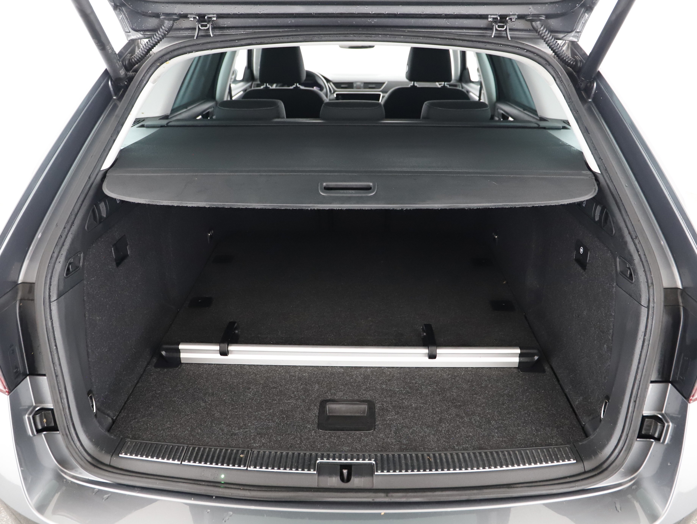 Skoda Superb Combi 2.0TDI | Bild 20 von 25