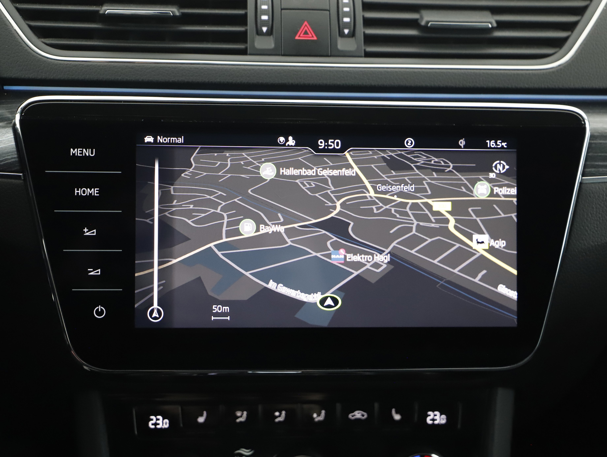 Skoda Superb Combi 2.0TDI | Bild 15 von 25