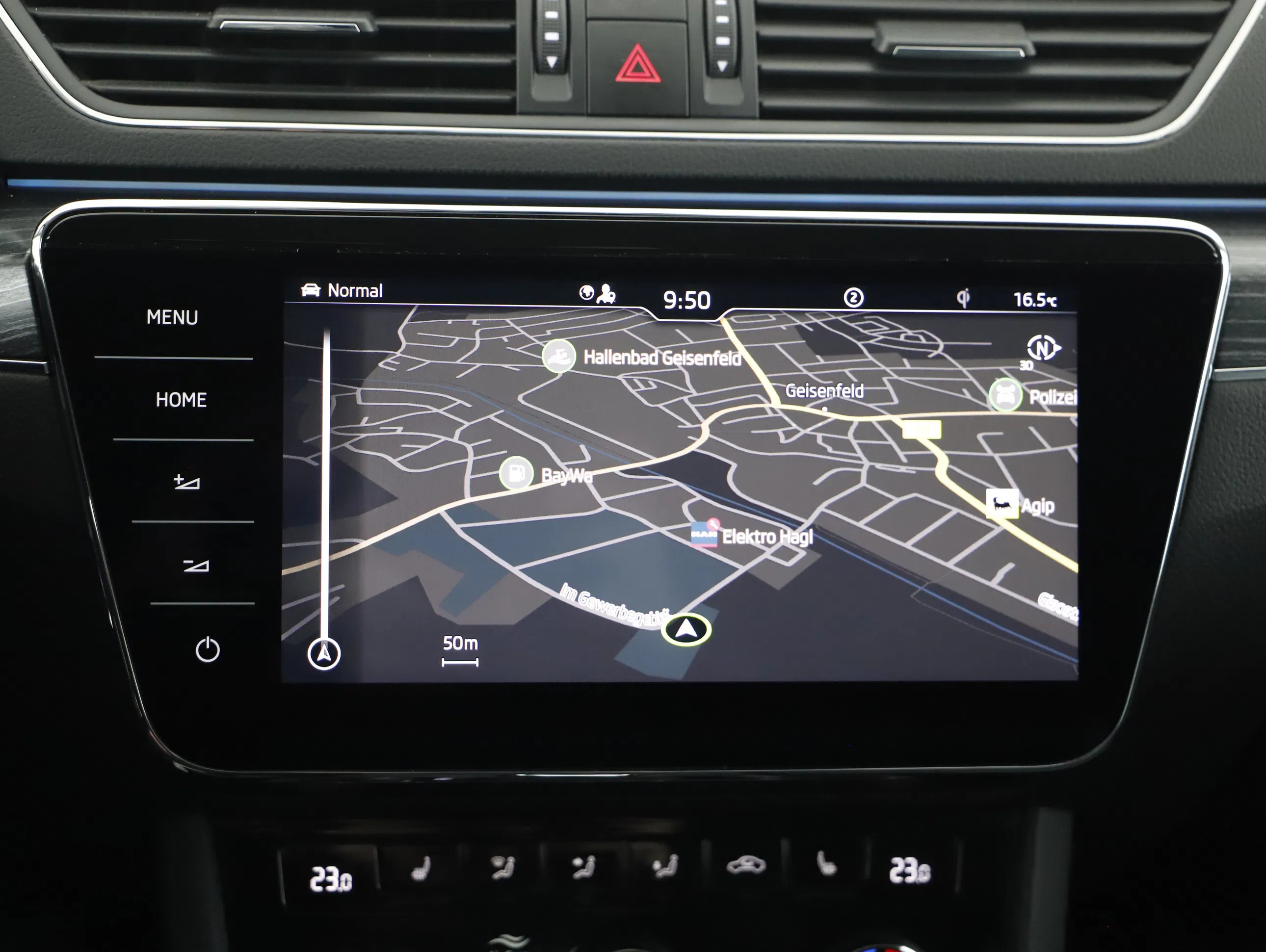 Skoda Superb Combi 2.0TDI | Bild 15 von 25