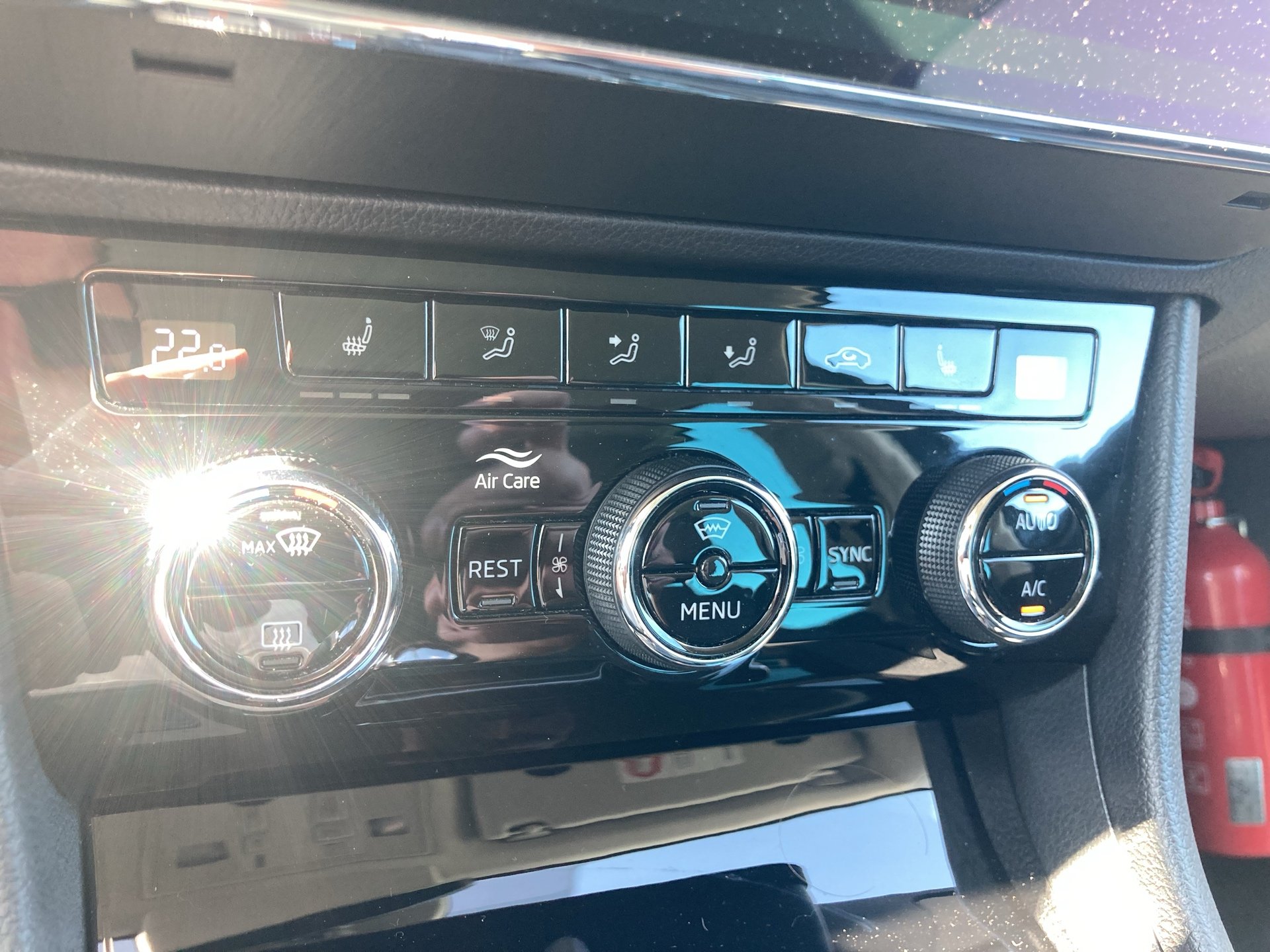 Skoda Superb Combi 2.0 TDI Style | Bild 19 von 31