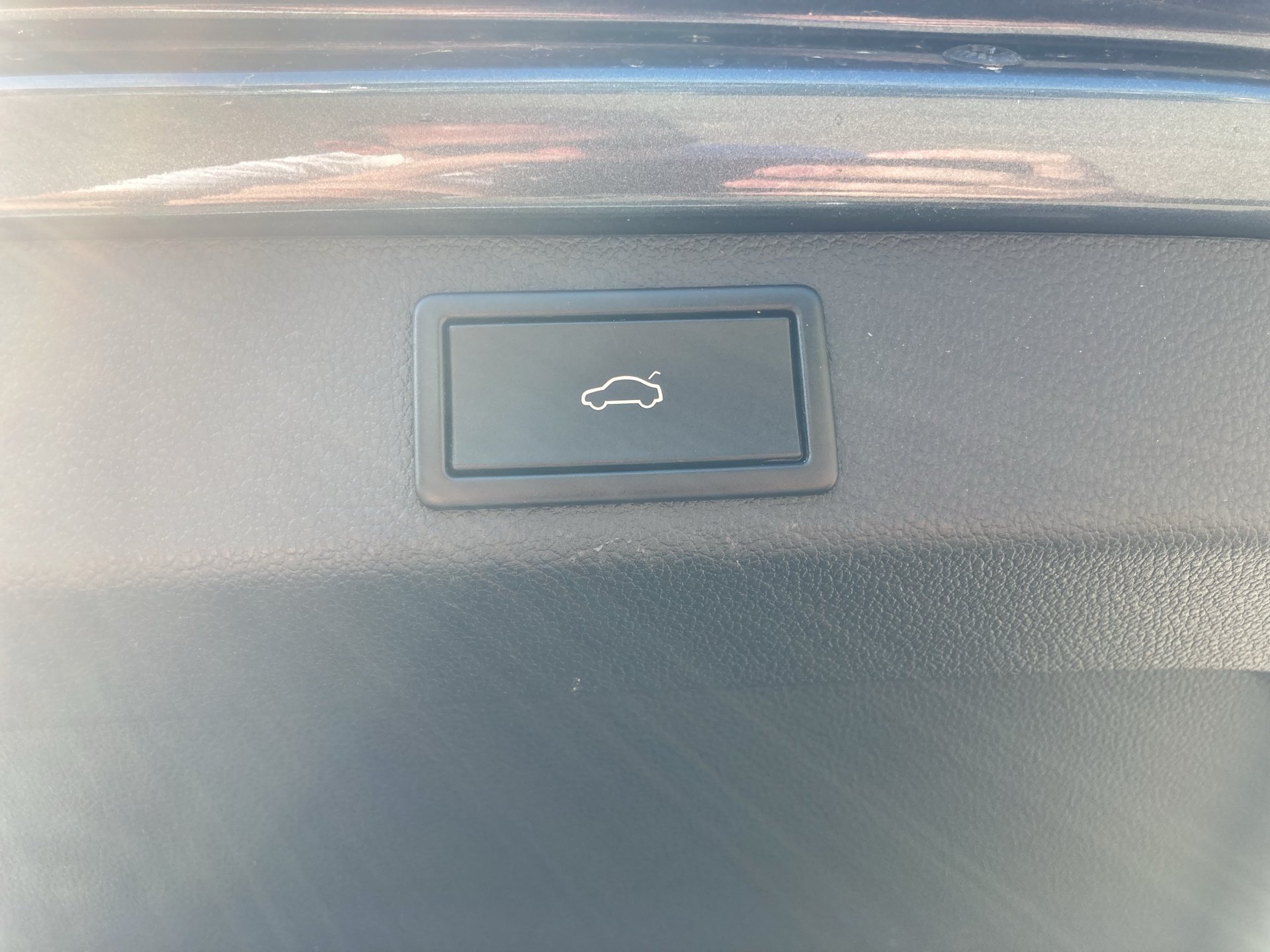 Skoda Superb Combi 2.0 TDI Style | Bild 29 von 31