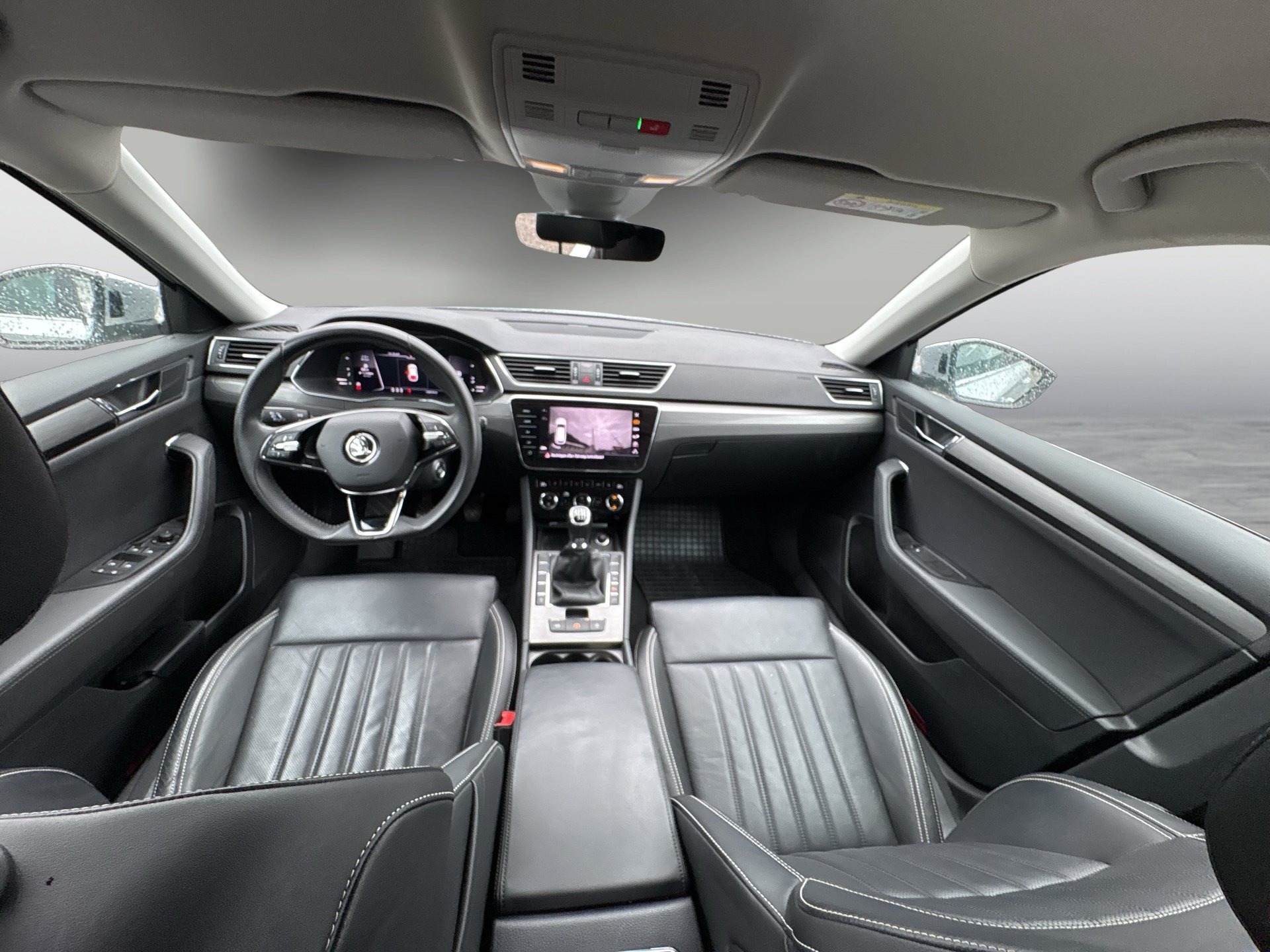 Skoda Superb Combi 2.0 TDI Style | Bild 11 von 25