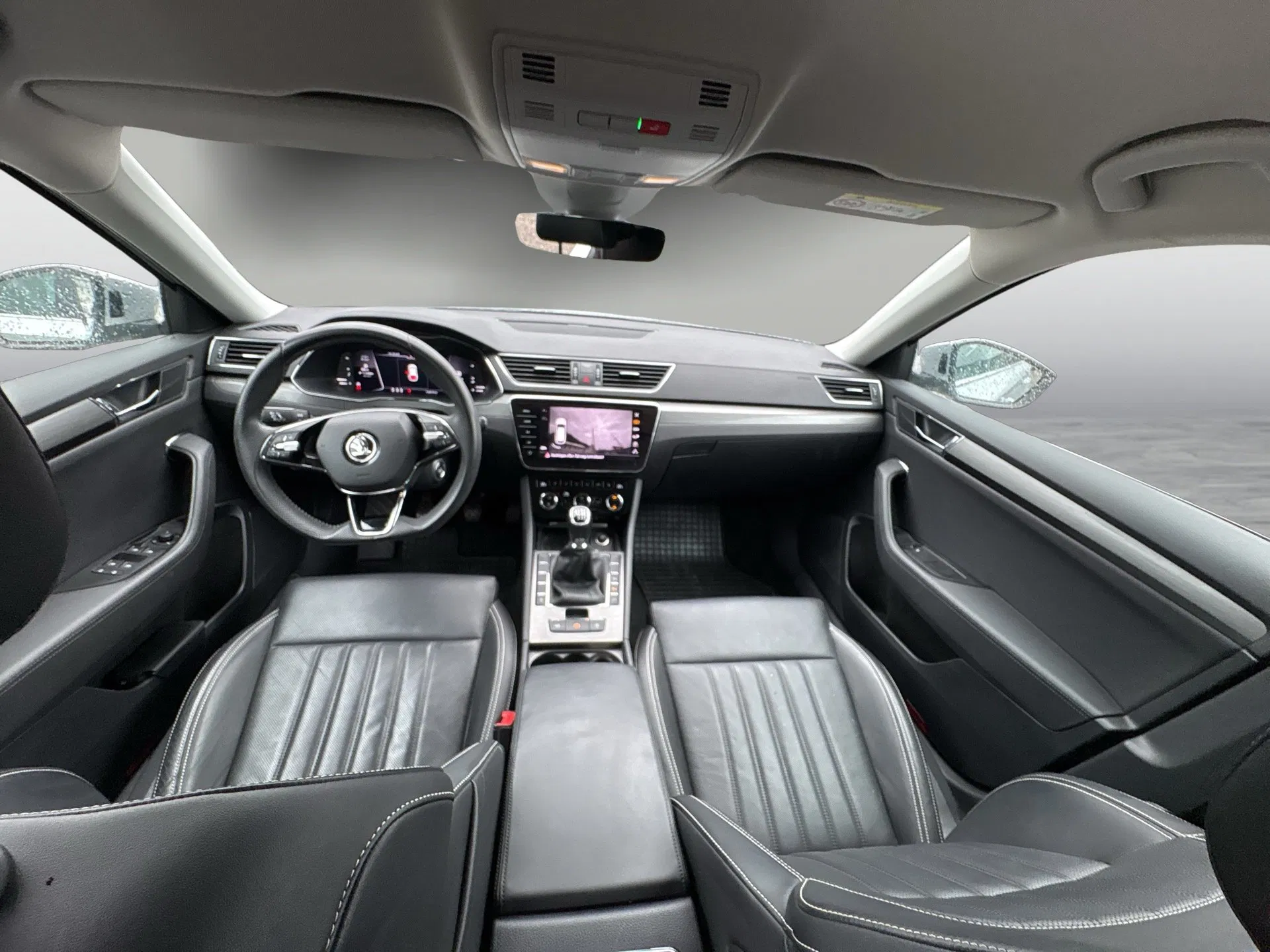 Skoda Superb Combi 2.0 TDI Style | Bild 11 von 25