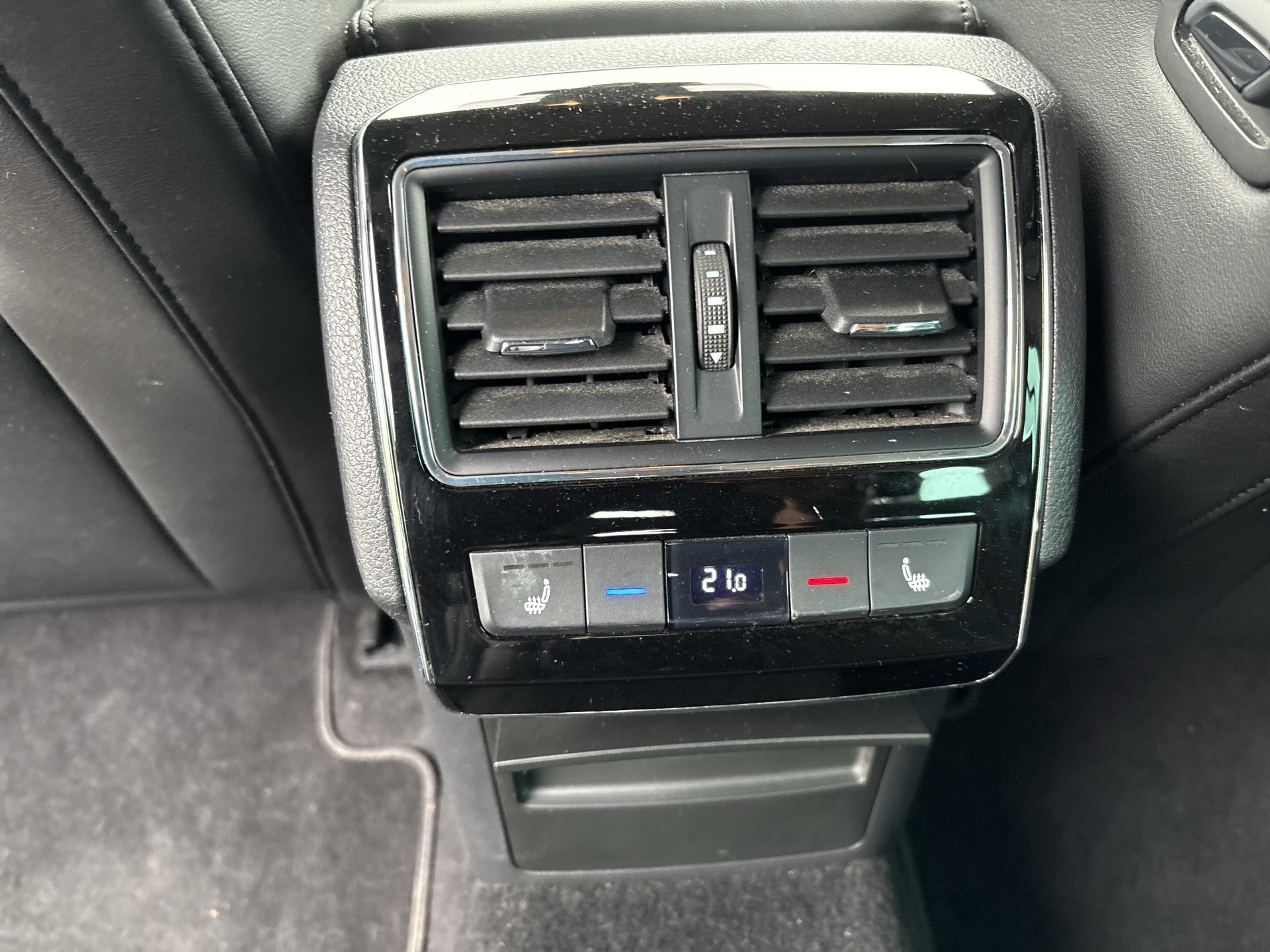 Skoda Superb Combi 2.0 TDI Style | Bild 13 von 25