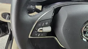 Skoda Superb Combi 2.0 TDI Style | Thumbnail 16 von 28