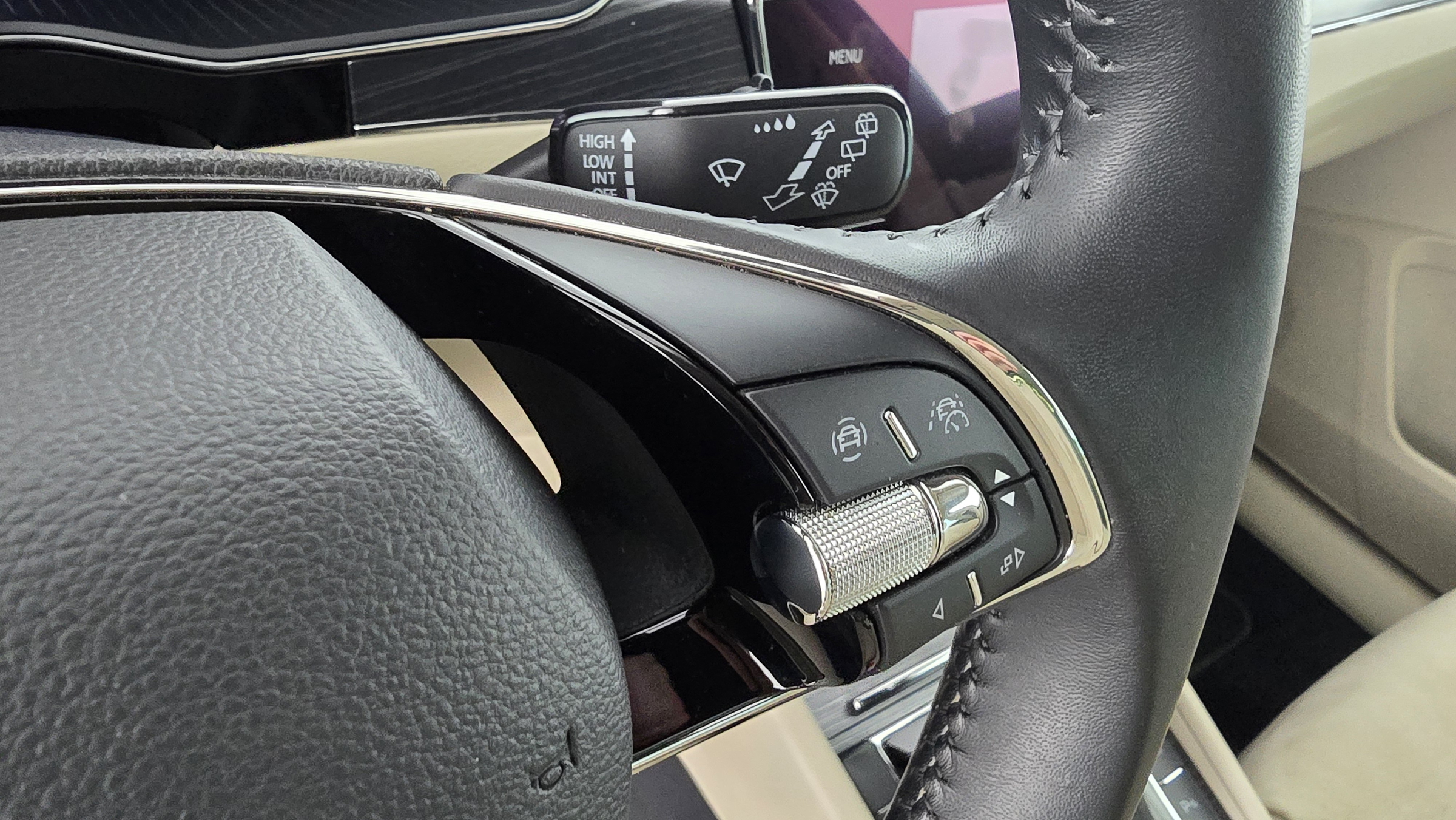 Skoda Superb Combi 2.0 TDI Style | Bild 17 von 28