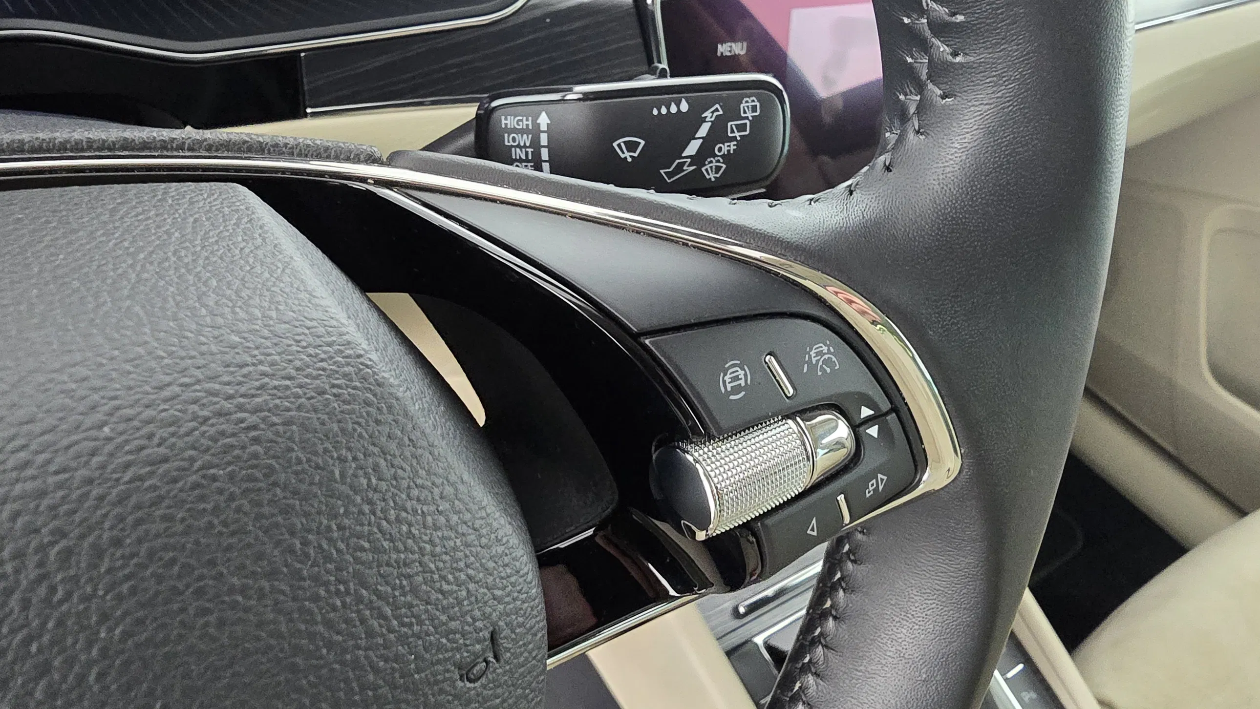 Skoda Superb Combi 2.0 TDI Style | Bild 17 von 28