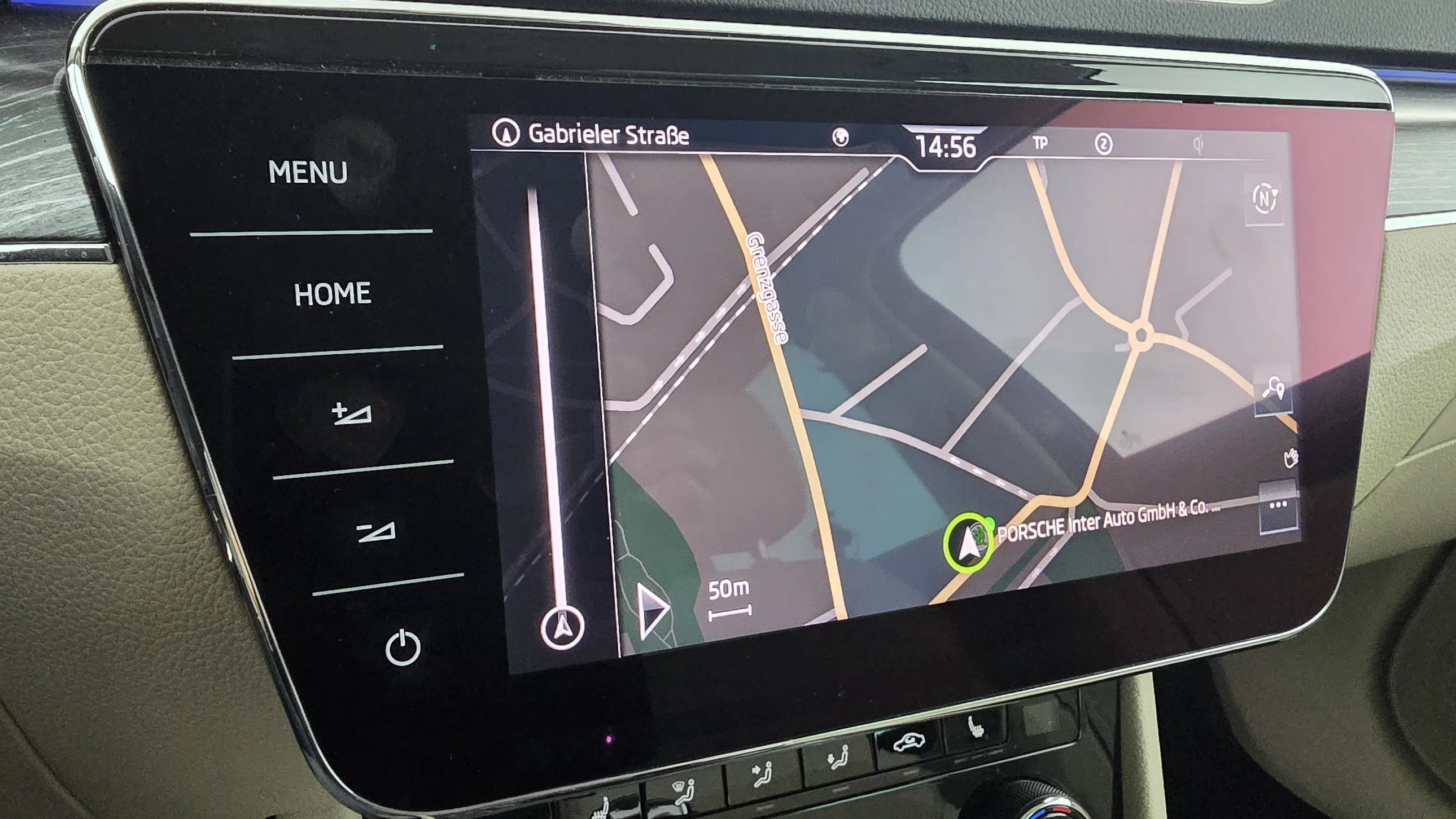 Skoda Superb Combi 2.0 TDI Style | Bild 22 von 28