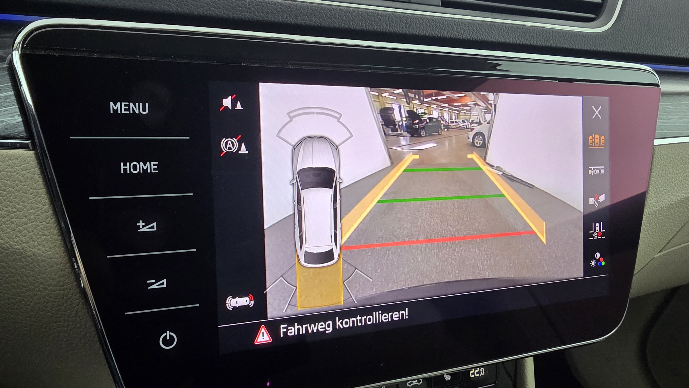 Skoda Superb Combi 2.0 TDI Style | Bild 23 von 28