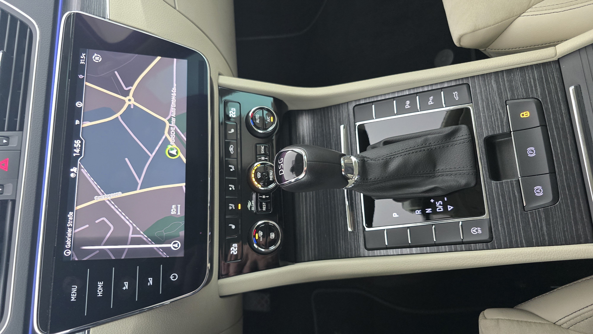 Skoda Superb Combi 2.0 TDI Style | Bild 24 von 28