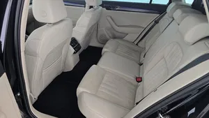 Skoda Superb Combi 2.0 TDI Style | Thumbnail 25 von 28