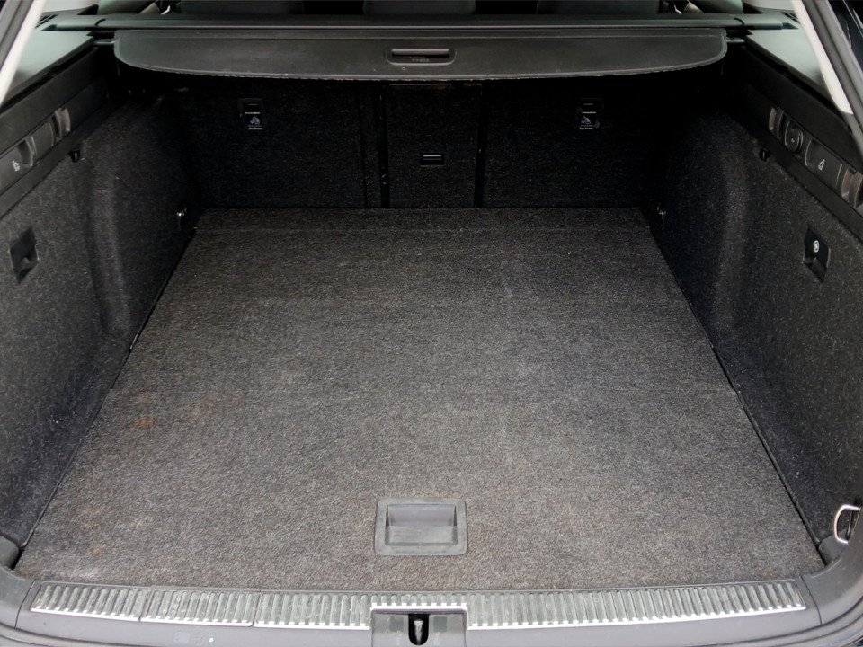 Skoda Superb Combi 2.0 TDI Style | Bild 25 von 27