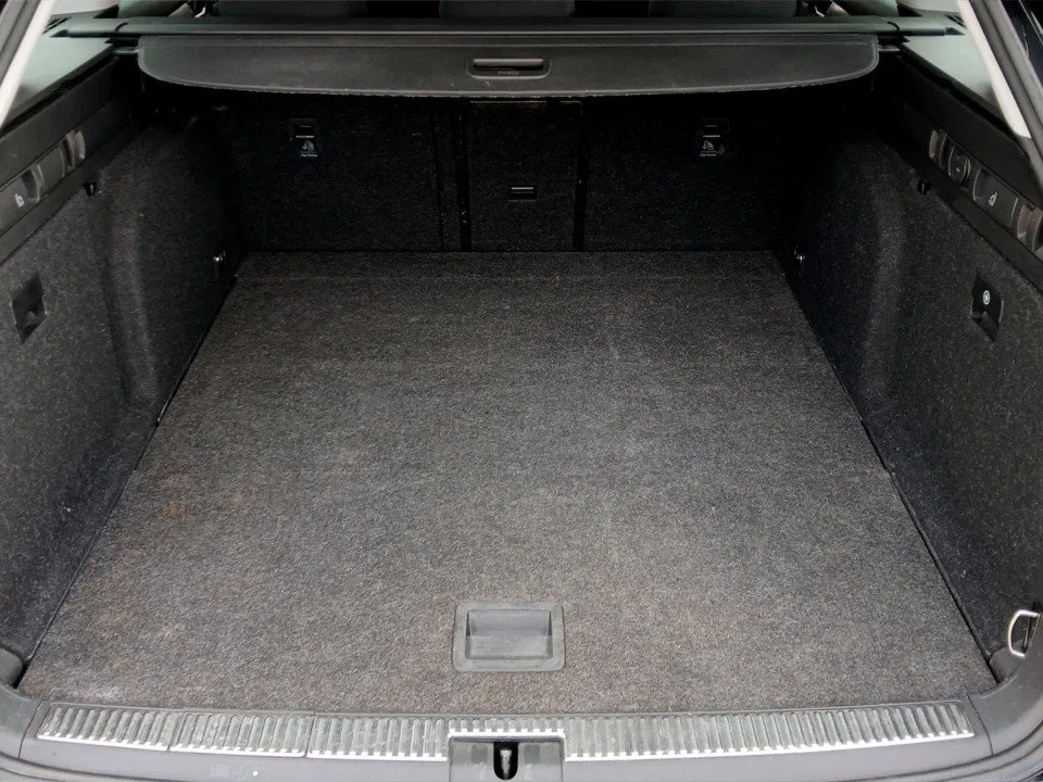 Skoda Superb Combi 2.0 TDI Style | Bild 25 von 27