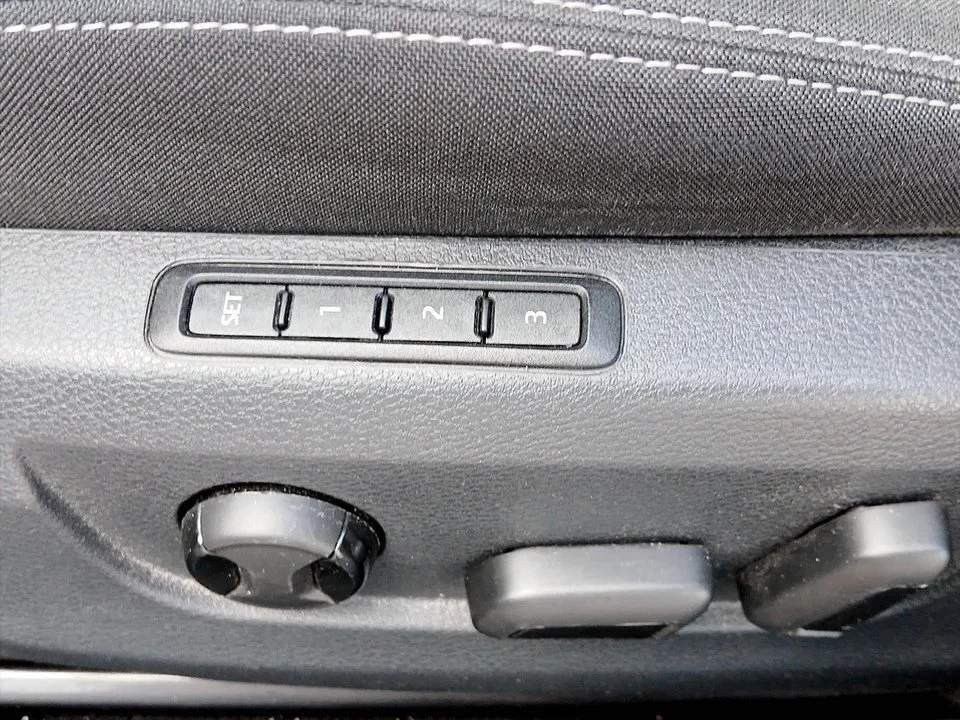 Skoda Superb Combi 2.0 TDI Style | Bild 9 von 27