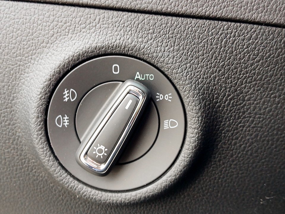 Skoda Superb Combi 2.0 TDI Style | Bild 8 von 27