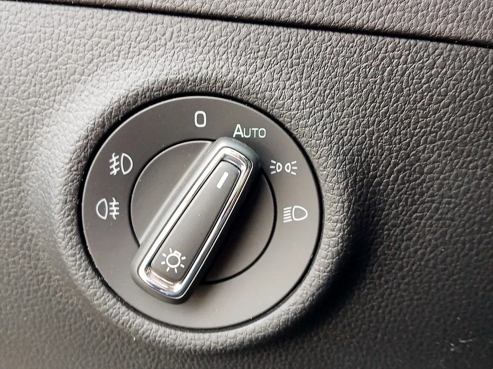 Skoda Superb Combi 2.0 TDI Style | Bild 8 von 27
